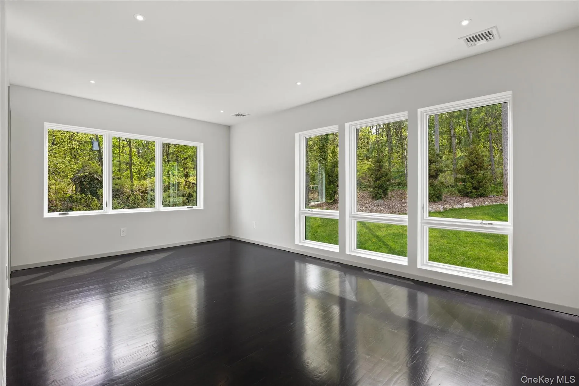369 Shore Road, North Hempstead, NY, 7 Bedrooms Bedrooms, 12 Rooms Rooms,6 BathroomsBathrooms,Residential,For Rent,Shore,0,1002487 369 Shore Road, North Hempstead, NY, 7 Bedrooms Bedrooms, 12 Rooms Rooms,6 BathroomsBathrooms,Residential,For Rent,Shore,0,1002487