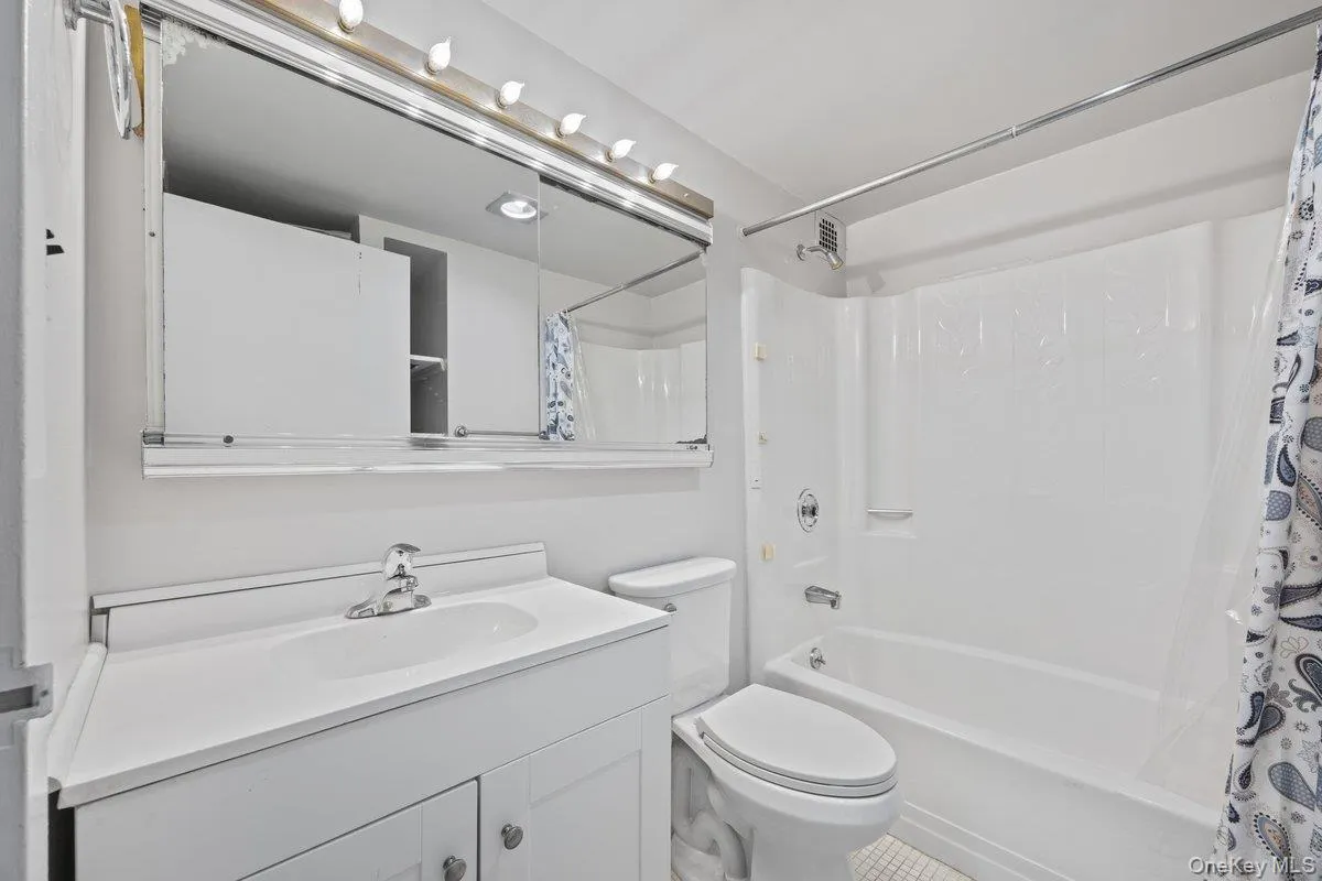 209-33 26th Avenue, New York, NY, 2 Bedrooms Bedrooms, 6 Rooms Rooms,2 BathroomsBathrooms,Residential,For Rent,26th,0,1002489 209-33 26th Avenue, New York, NY, 2 Bedrooms Bedrooms, 6 Rooms Rooms,2 BathroomsBathrooms,Residential,For Rent,26th,0,1002489