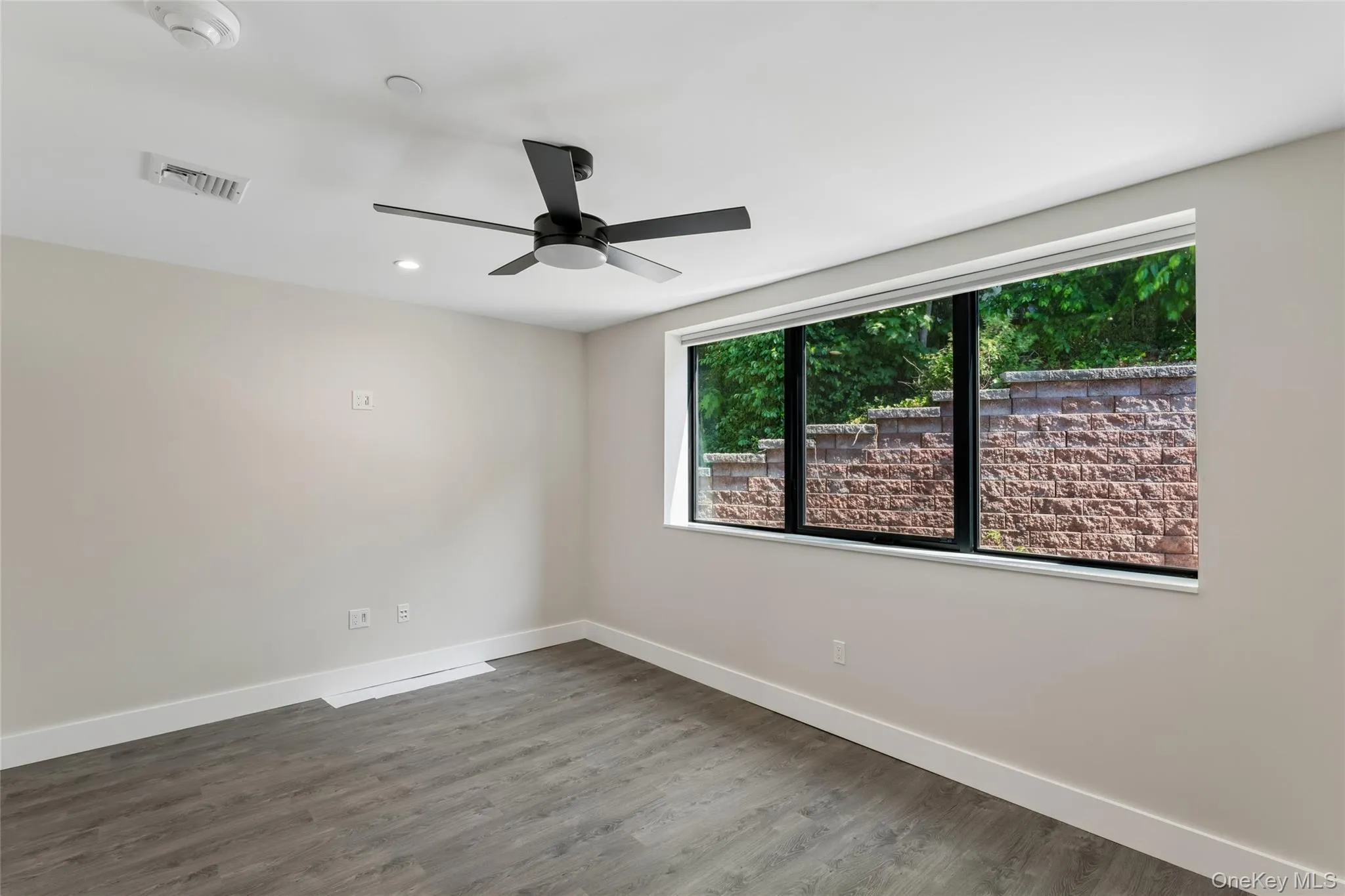780 New York Avenue, Huntington, NY, 2 Bedrooms Bedrooms, 5 Rooms Rooms,1 BathroomBathrooms,Residential Lease,For Rent,New York,0,1002492 780 New York Avenue, Huntington, NY, 2 Bedrooms Bedrooms, 5 Rooms Rooms,1 BathroomBathrooms,Residential Lease,For Rent,New York,0,1002492