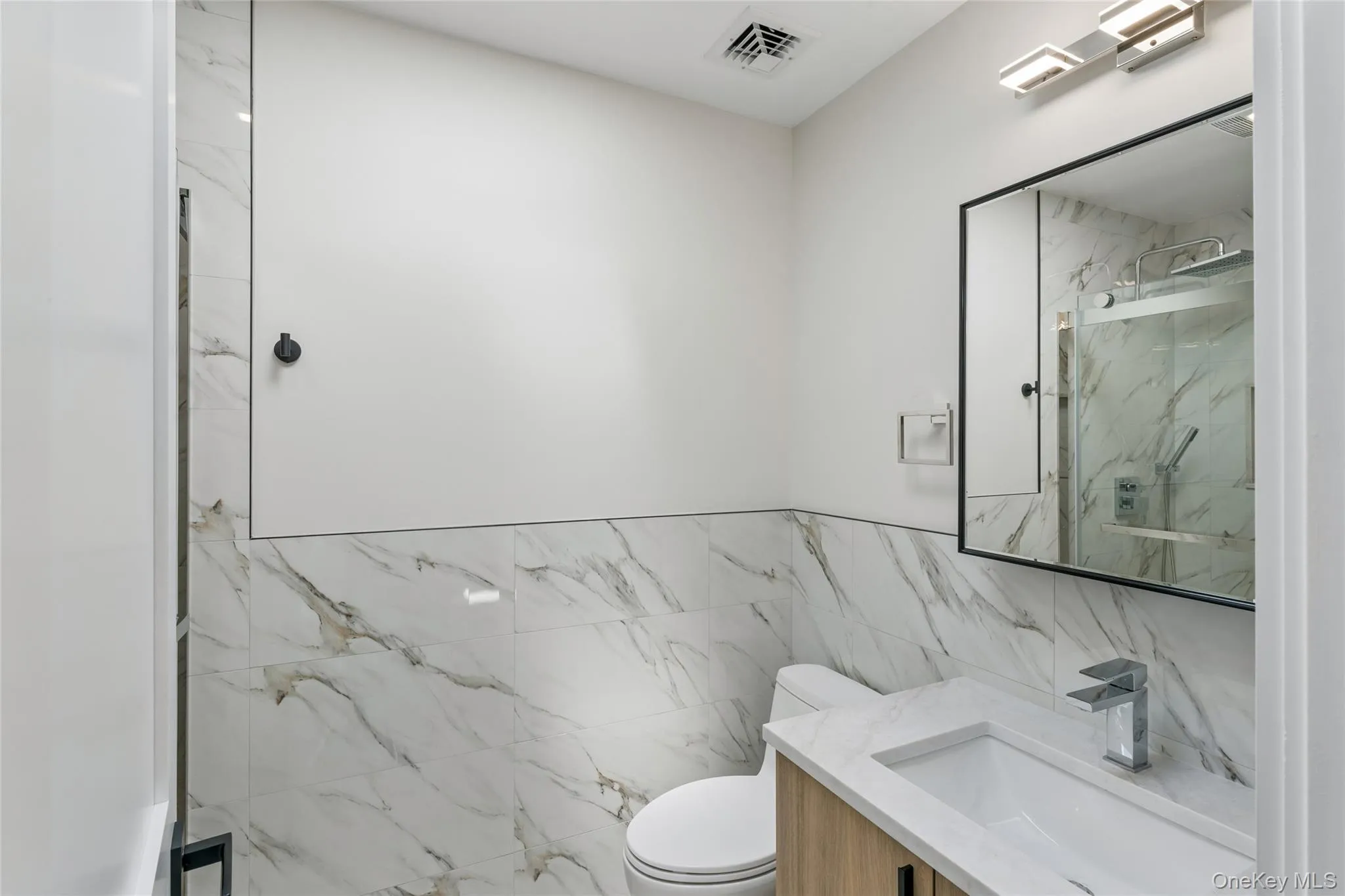 780 New York Avenue, Huntington, NY, 2 Bedrooms Bedrooms, 5 Rooms Rooms,1 BathroomBathrooms,Residential Lease,For Rent,New York,0,1002492 780 New York Avenue, Huntington, NY, 2 Bedrooms Bedrooms, 5 Rooms Rooms,1 BathroomBathrooms,Residential Lease,For Rent,New York,0,1002492