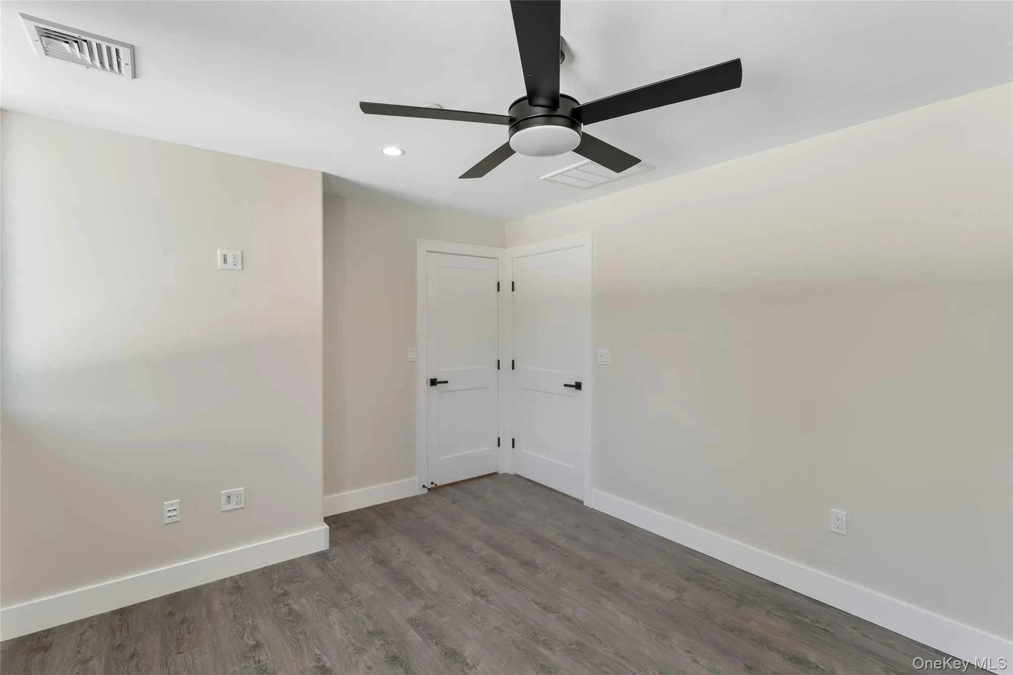 780 New York Avenue, Huntington, NY, 2 Bedrooms Bedrooms, 5 Rooms Rooms,1 BathroomBathrooms,Residential Lease,For Rent,New York,0,1002492 780 New York Avenue, Huntington, NY, 2 Bedrooms Bedrooms, 5 Rooms Rooms,1 BathroomBathrooms,Residential Lease,For Rent,New York,0,1002492