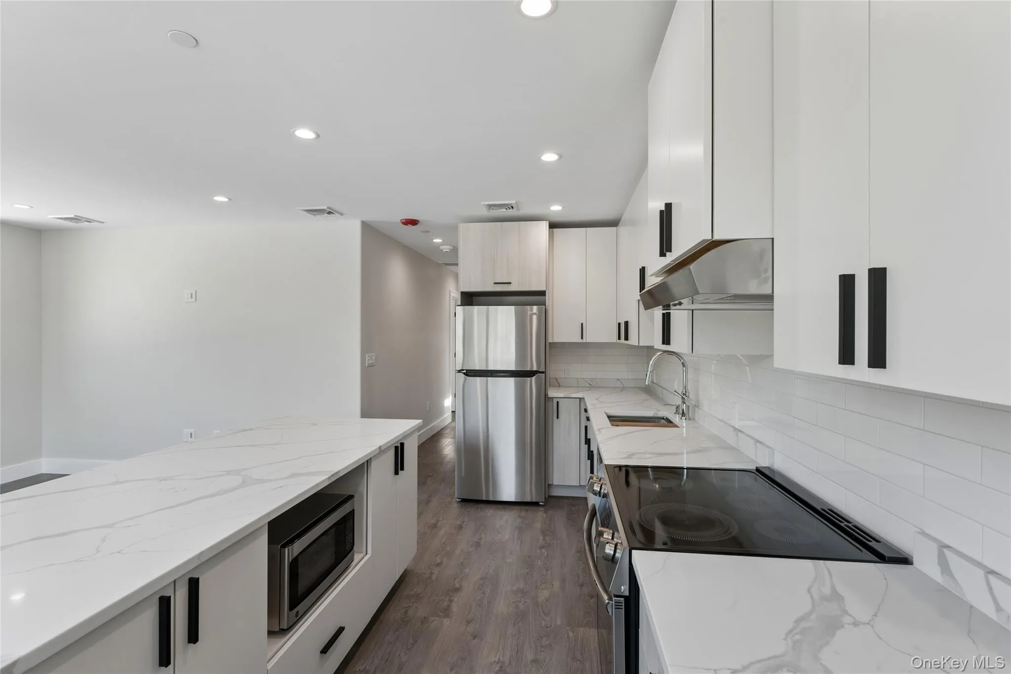 780 New York Avenue, Huntington, NY, 2 Bedrooms Bedrooms, 5 Rooms Rooms,1 BathroomBathrooms,Residential Lease,For Rent,New York,0,1002492 780 New York Avenue, Huntington, NY, 2 Bedrooms Bedrooms, 5 Rooms Rooms,1 BathroomBathrooms,Residential Lease,For Rent,New York,0,1002492