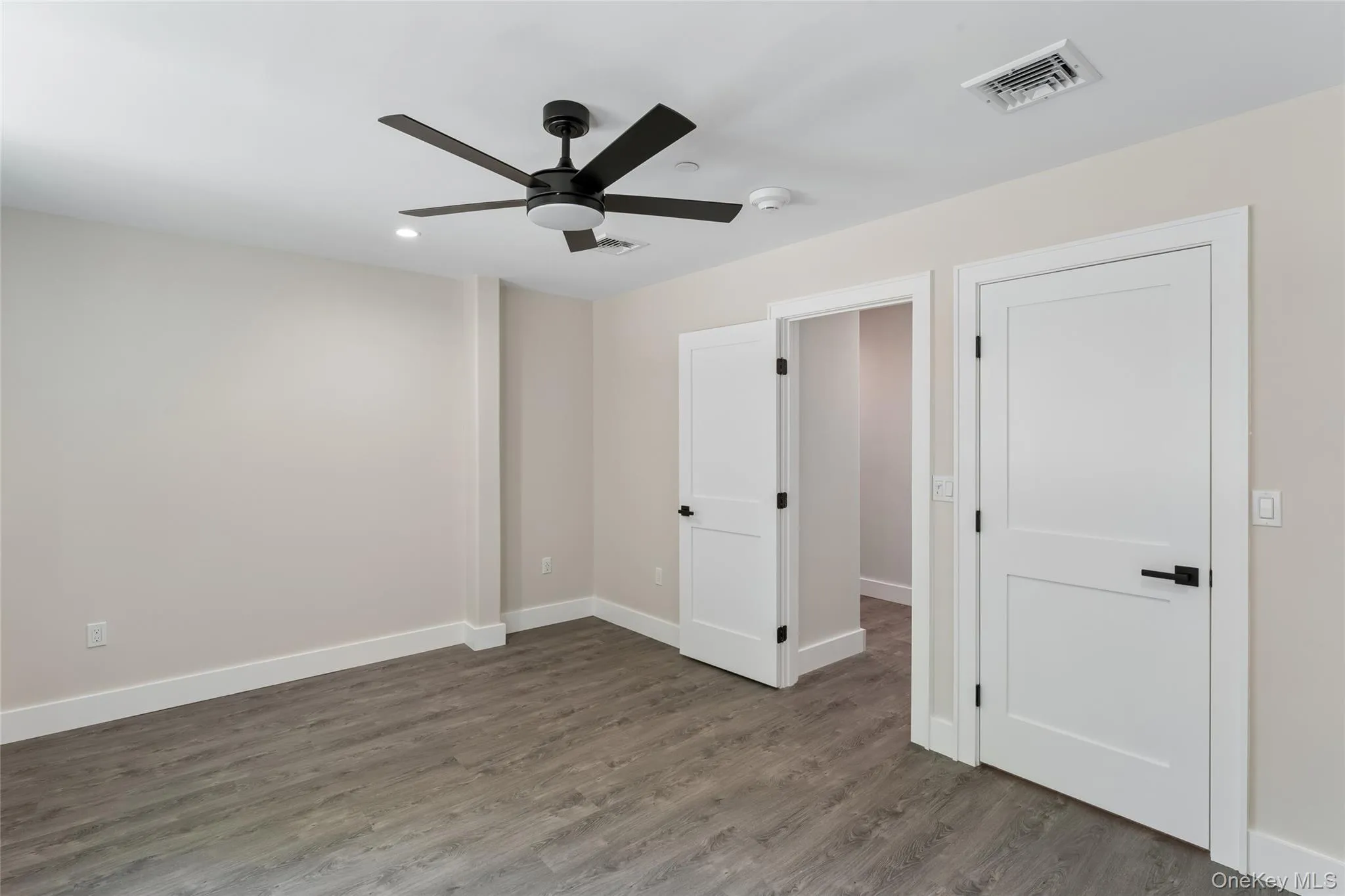 780 New York Avenue, Huntington, NY, 2 Bedrooms Bedrooms, 5 Rooms Rooms,1 BathroomBathrooms,Residential Lease,For Rent,New York,0,1002492 780 New York Avenue, Huntington, NY, 2 Bedrooms Bedrooms, 5 Rooms Rooms,1 BathroomBathrooms,Residential Lease,For Rent,New York,0,1002492