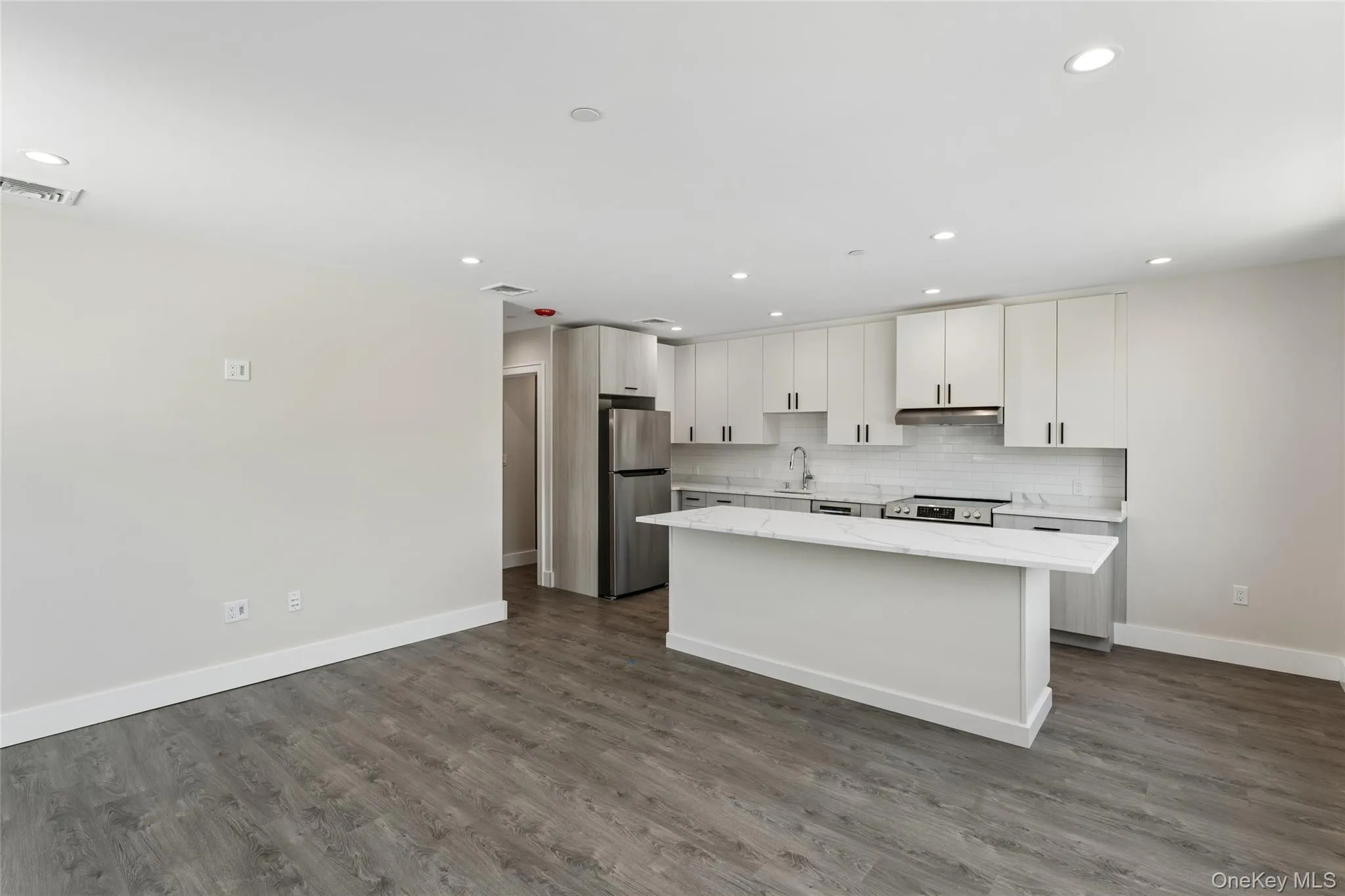 780 New York Avenue, Huntington, NY, 2 Bedrooms Bedrooms, 5 Rooms Rooms,1 BathroomBathrooms,Residential Lease,For Rent,New York,0,1002492 780 New York Avenue, Huntington, NY, 2 Bedrooms Bedrooms, 5 Rooms Rooms,1 BathroomBathrooms,Residential Lease,For Rent,New York,0,1002492