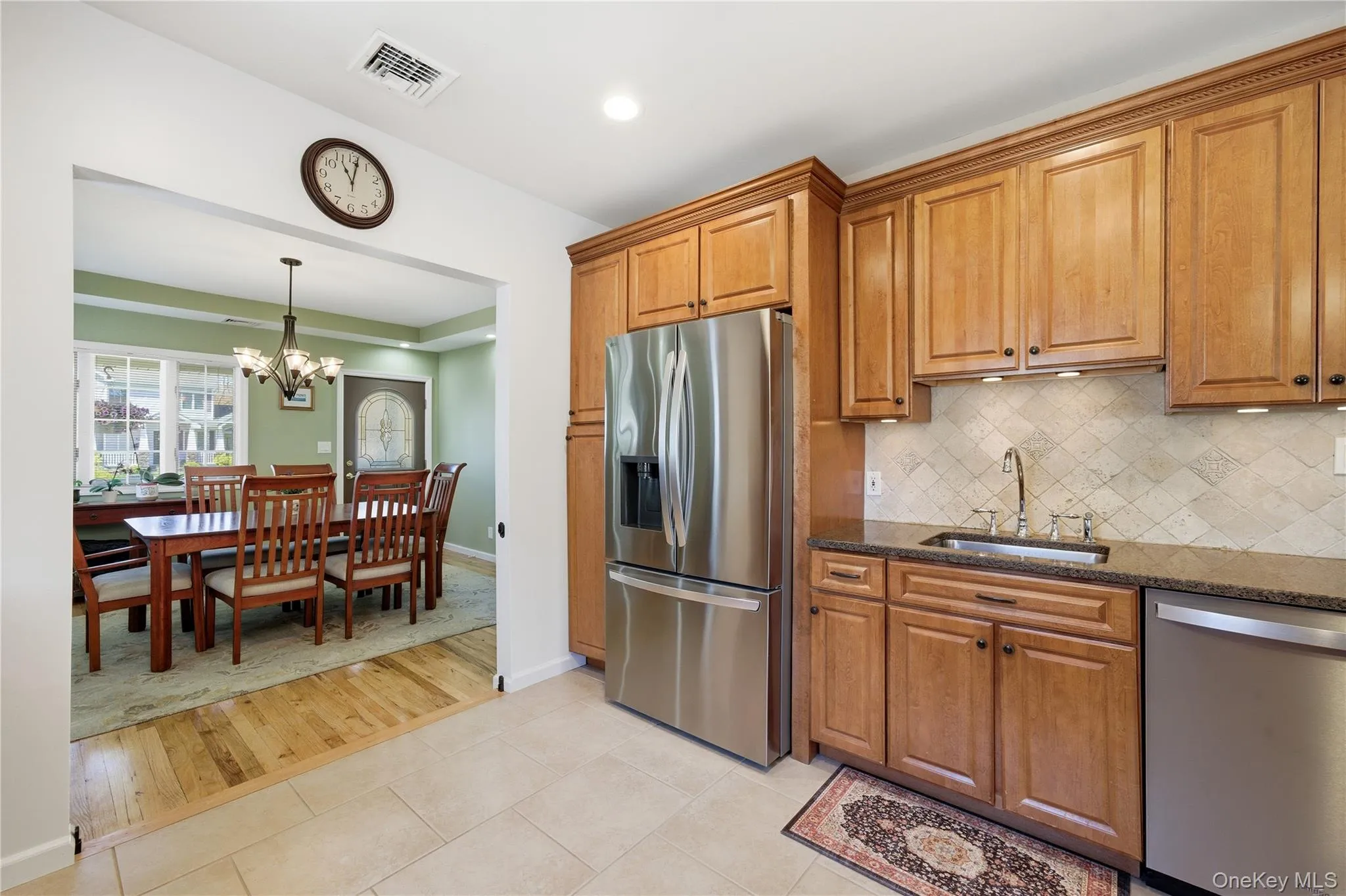 93 Meroke Lane, Islip, NY, 6 Bedrooms Bedrooms, 11 Rooms Rooms,3 BathroomsBathrooms,Residential,For Rent,Meroke,0,1002498 93 Meroke Lane, Islip, NY, 6 Bedrooms Bedrooms, 11 Rooms Rooms,3 BathroomsBathrooms,Residential,For Rent,Meroke,0,1002498