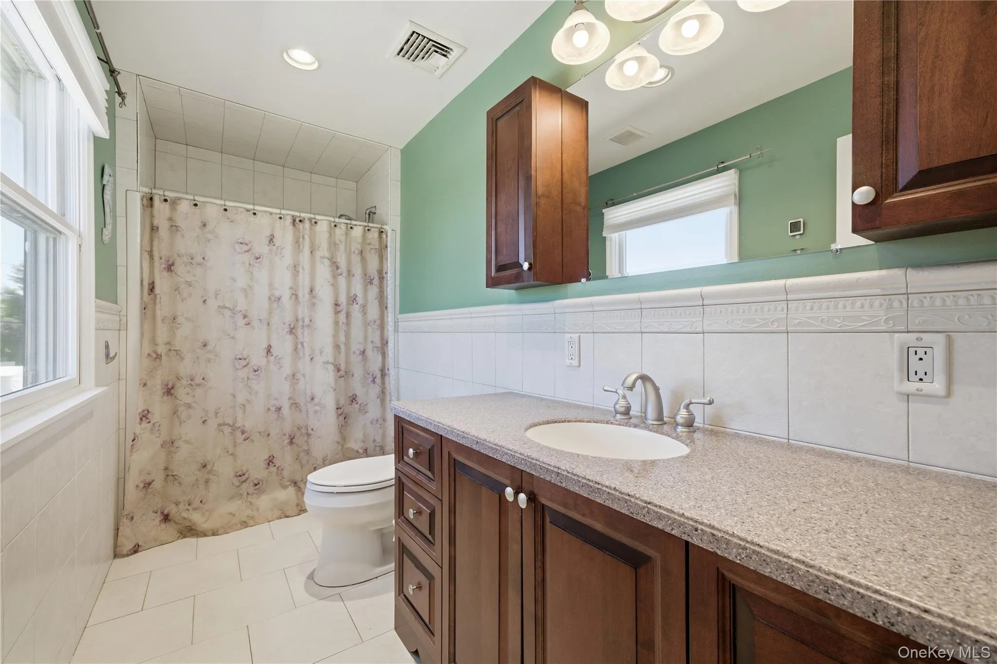 93 Meroke Lane, Islip, NY, 6 Bedrooms Bedrooms, 11 Rooms Rooms,3 BathroomsBathrooms,Residential,For Rent,Meroke,0,1002498 93 Meroke Lane, Islip, NY, 6 Bedrooms Bedrooms, 11 Rooms Rooms,3 BathroomsBathrooms,Residential,For Rent,Meroke,0,1002498