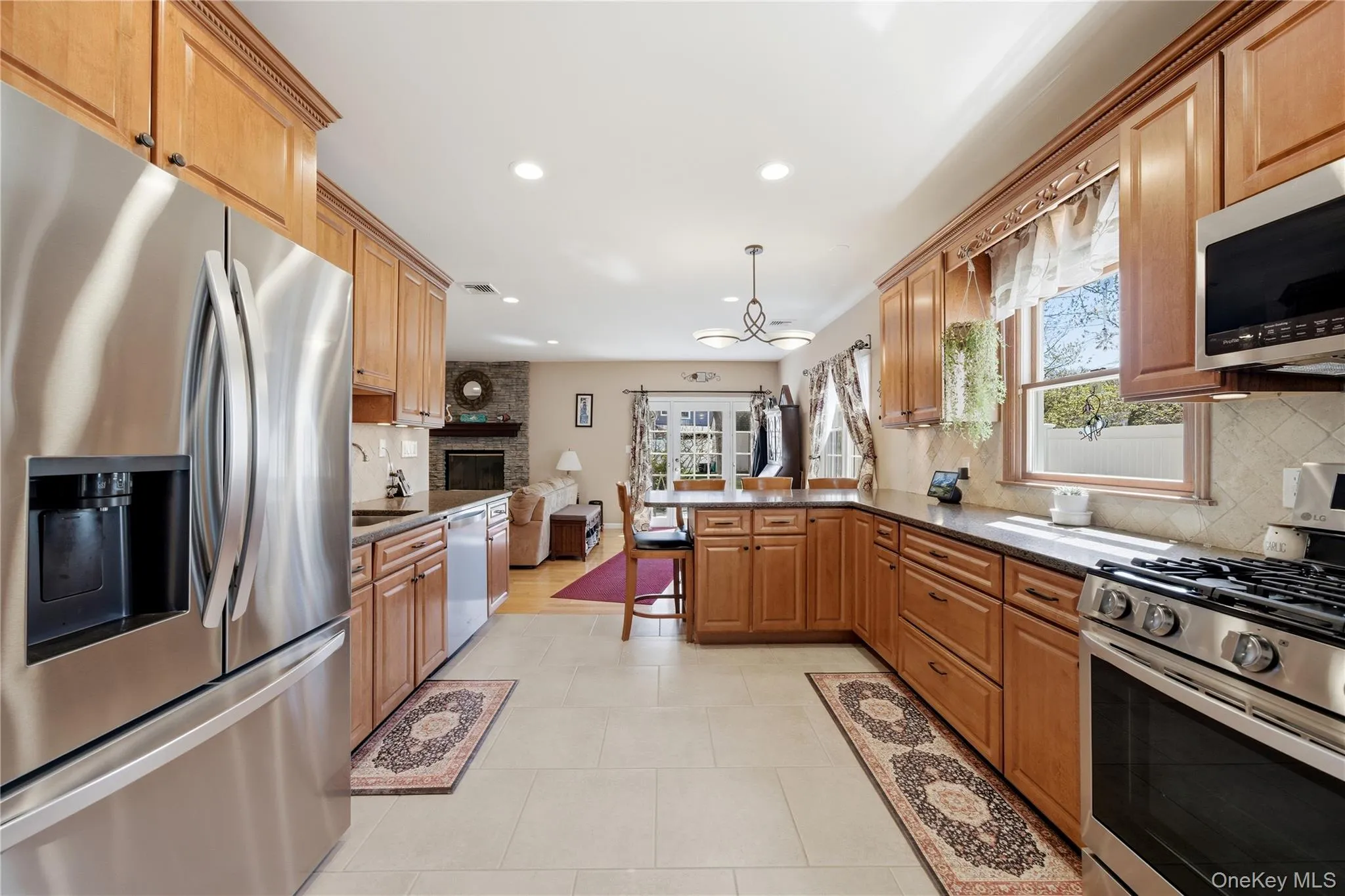 93 Meroke Lane, Islip, NY, 6 Bedrooms Bedrooms, 11 Rooms Rooms,3 BathroomsBathrooms,Residential,For Rent,Meroke,0,1002498 93 Meroke Lane, Islip, NY, 6 Bedrooms Bedrooms, 11 Rooms Rooms,3 BathroomsBathrooms,Residential,For Rent,Meroke,0,1002498