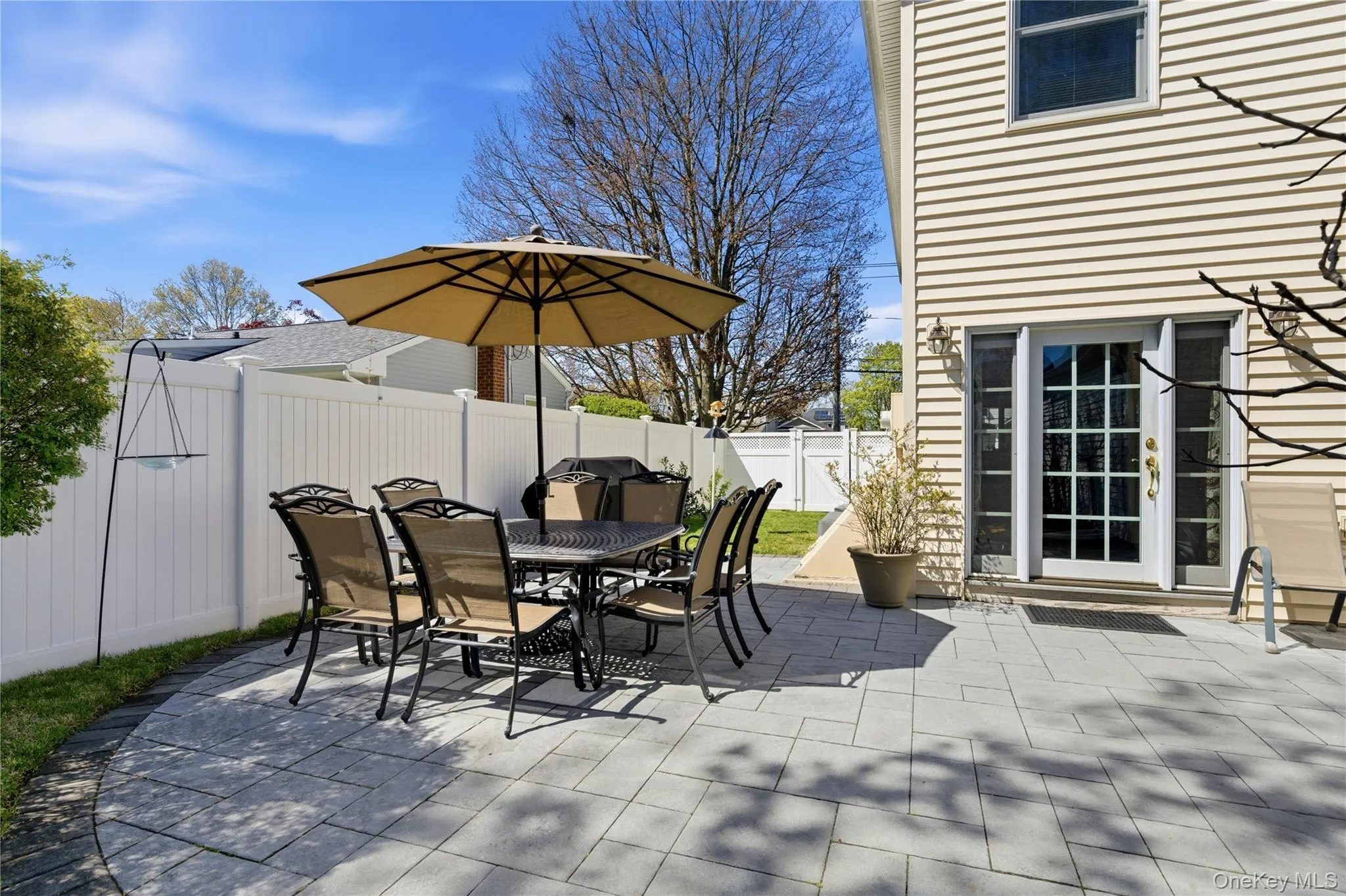 93 Meroke Lane, Islip, NY, 6 Bedrooms Bedrooms, 11 Rooms Rooms,3 BathroomsBathrooms,Residential,For Rent,Meroke,0,1002498 93 Meroke Lane, Islip, NY, 6 Bedrooms Bedrooms, 11 Rooms Rooms,3 BathroomsBathrooms,Residential,For Rent,Meroke,0,1002498