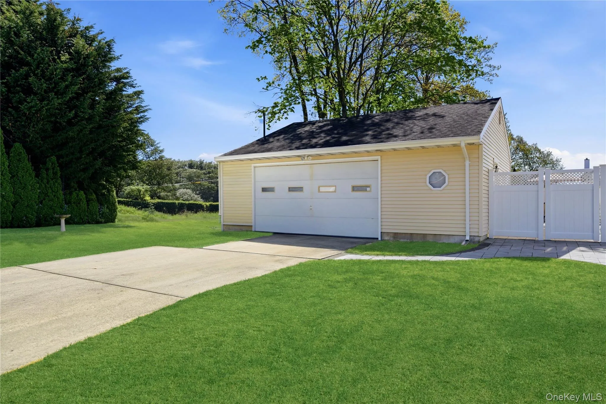 93 Meroke Lane, Islip, NY, 6 Bedrooms Bedrooms, 11 Rooms Rooms,3 BathroomsBathrooms,Residential,For Rent,Meroke,0,1002498 93 Meroke Lane, Islip, NY, 6 Bedrooms Bedrooms, 11 Rooms Rooms,3 BathroomsBathrooms,Residential,For Rent,Meroke,0,1002498