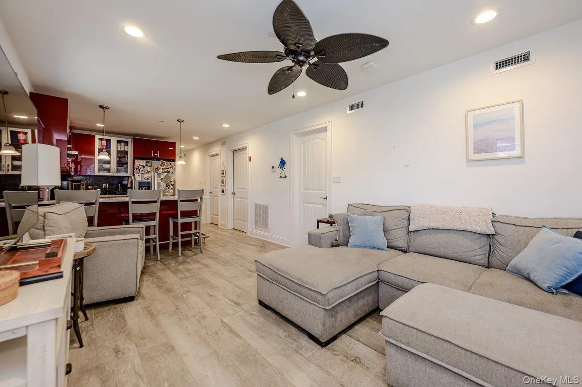 90 Wyoming Avenue, Long Beach, NY, 2 Bedrooms Bedrooms, 4 Rooms Rooms,1 BathroomBathrooms,Residential Lease,For Rent,Wyoming,0,1002500 90 Wyoming Avenue, Long Beach, NY, 2 Bedrooms Bedrooms, 4 Rooms Rooms,1 BathroomBathrooms,Residential Lease,For Rent,Wyoming,0,1002500