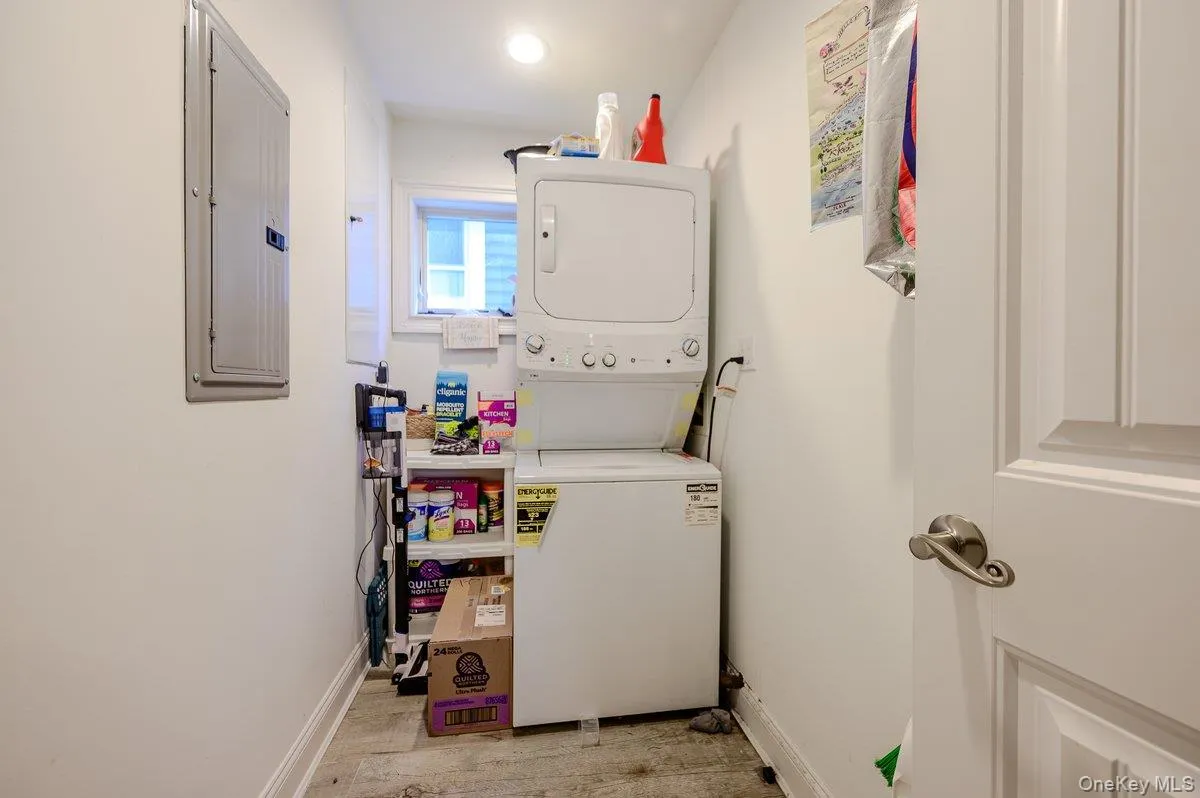90 Wyoming Avenue, Long Beach, NY, 2 Bedrooms Bedrooms, 4 Rooms Rooms,1 BathroomBathrooms,Residential Lease,For Rent,Wyoming,0,1002500 90 Wyoming Avenue, Long Beach, NY, 2 Bedrooms Bedrooms, 4 Rooms Rooms,1 BathroomBathrooms,Residential Lease,For Rent,Wyoming,0,1002500