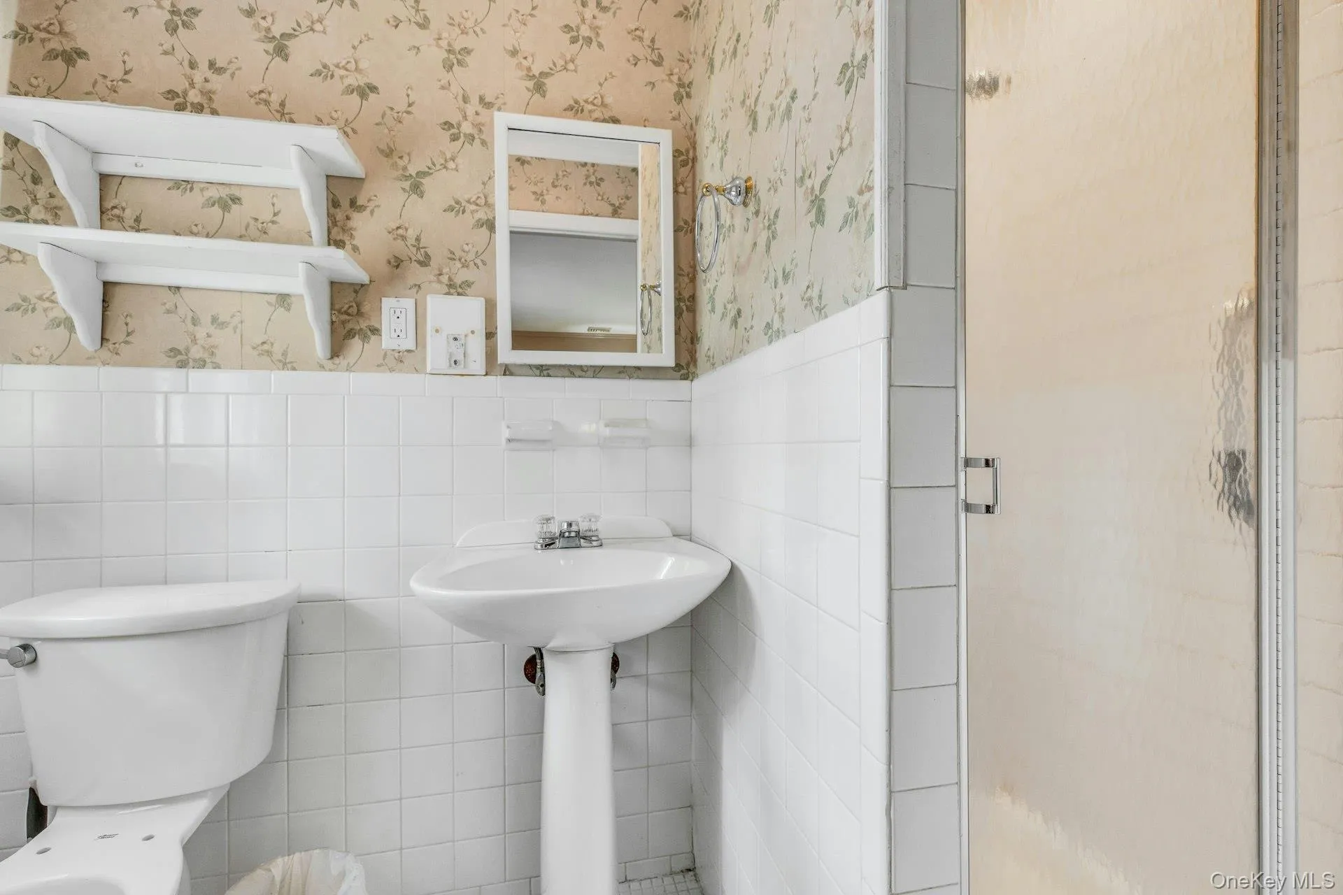 15 Palmer Drive, Islip, NY, 4 Bedrooms Bedrooms, 9 Rooms Rooms,2 BathroomsBathrooms,Residential,For Rent,Palmer,0,1002508 15 Palmer Drive, Islip, NY, 4 Bedrooms Bedrooms, 9 Rooms Rooms,2 BathroomsBathrooms,Residential,For Rent,Palmer,0,1002508