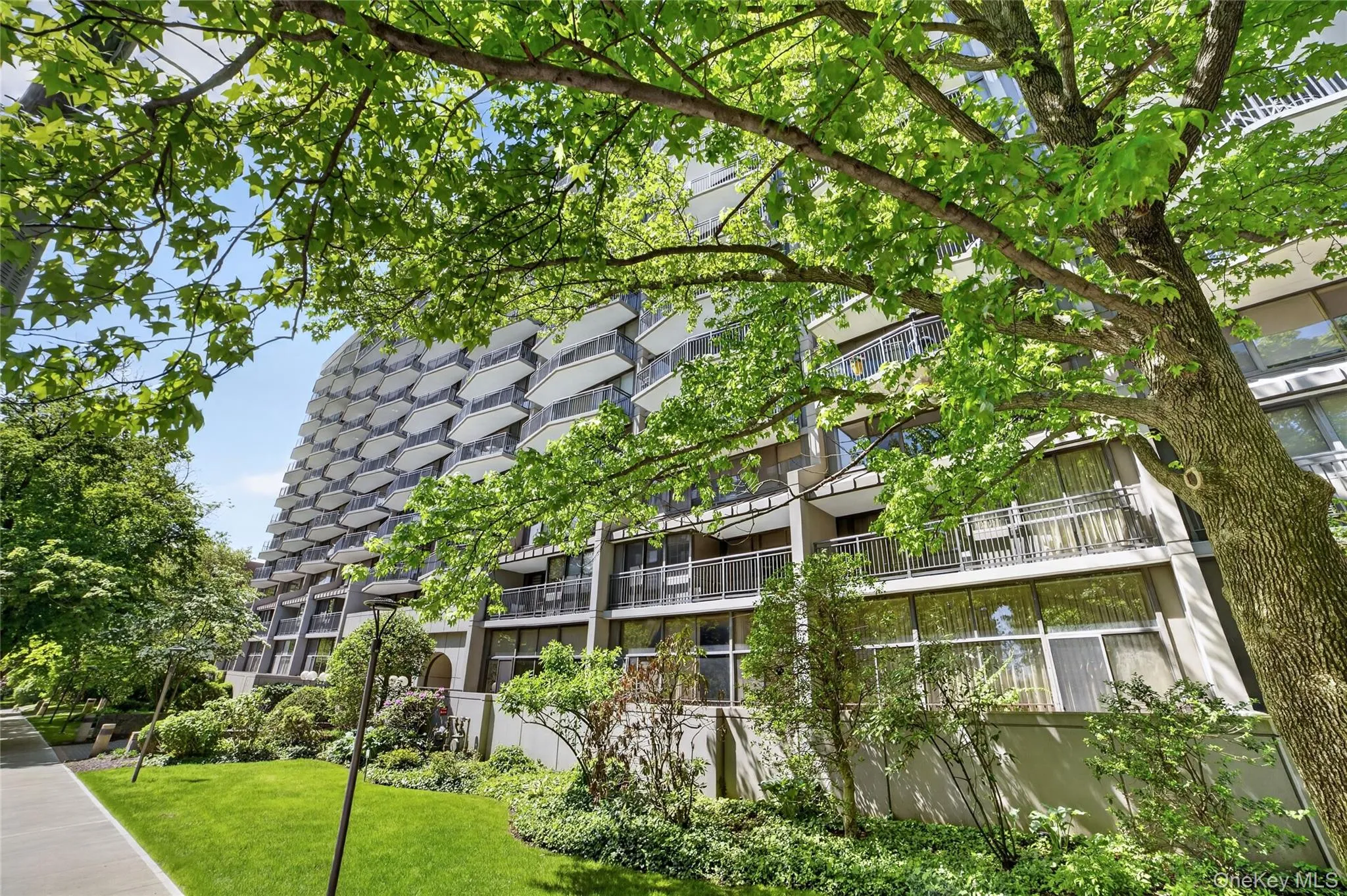 15 Stewart Place, White Plains, NY, 2 Bedrooms Bedrooms, 6 Rooms Rooms,2 BathroomsBathrooms,Residential,For Rent,Stewart,0,1002509 15 Stewart Place, White Plains, NY, 2 Bedrooms Bedrooms, 6 Rooms Rooms,2 BathroomsBathrooms,Residential,For Rent,Stewart,0,1002509