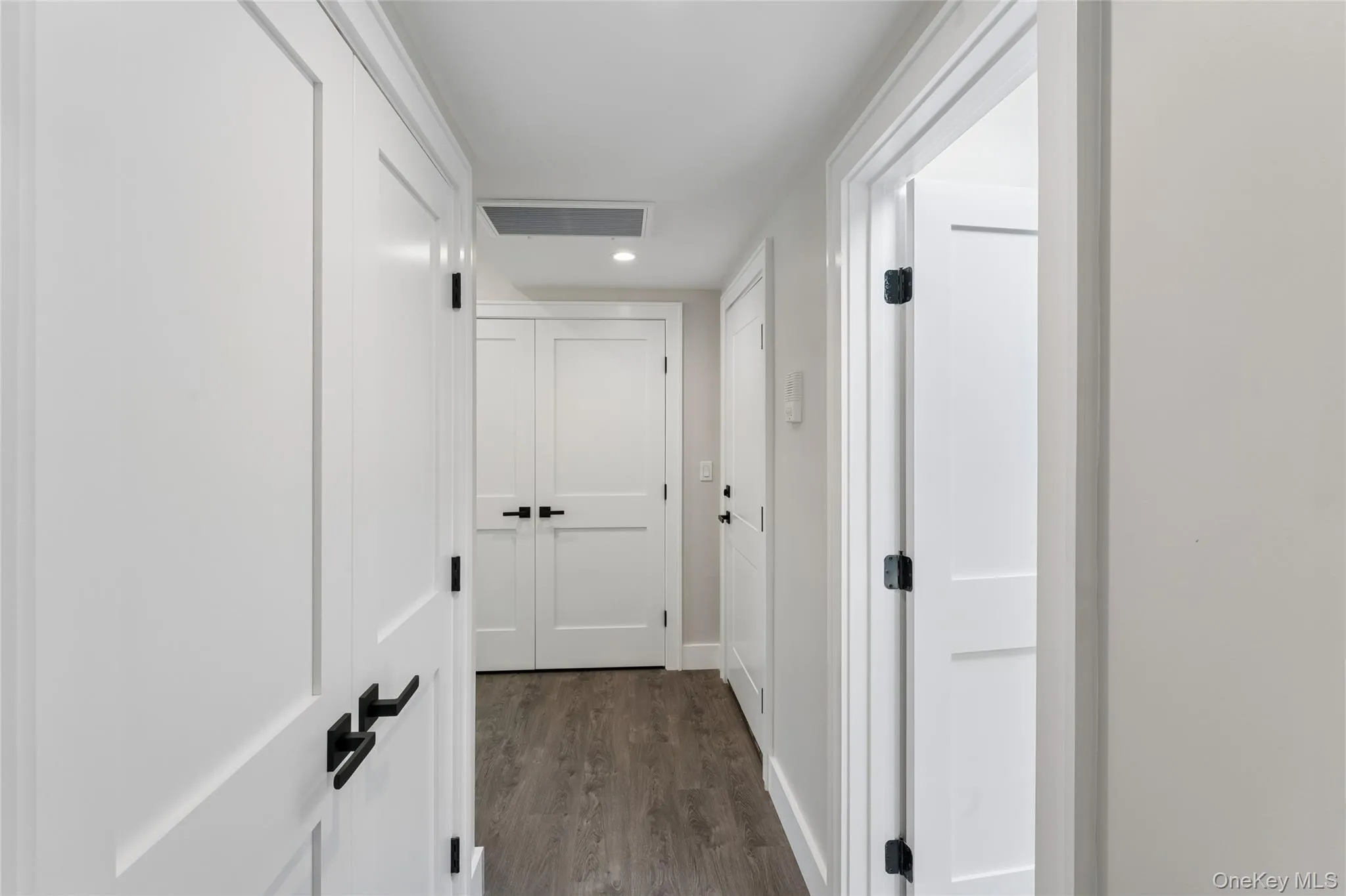 780 New York Avenue, Huntington, NY, 1 Bedroom Bedrooms, 5 Rooms Rooms,1 BathroomBathrooms,Residential Lease,For Rent,New York,0,1002511 780 New York Avenue, Huntington, NY, 1 Bedroom Bedrooms, 5 Rooms Rooms,1 BathroomBathrooms,Residential Lease,For Rent,New York,0,1002511