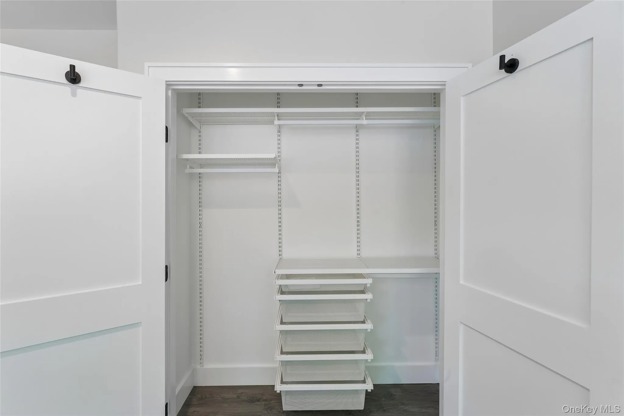 780 New York Avenue, Huntington, NY, 1 Bedroom Bedrooms, 5 Rooms Rooms,1 BathroomBathrooms,Residential Lease,For Rent,New York,0,1002511 780 New York Avenue, Huntington, NY, 1 Bedroom Bedrooms, 5 Rooms Rooms,1 BathroomBathrooms,Residential Lease,For Rent,New York,0,1002511