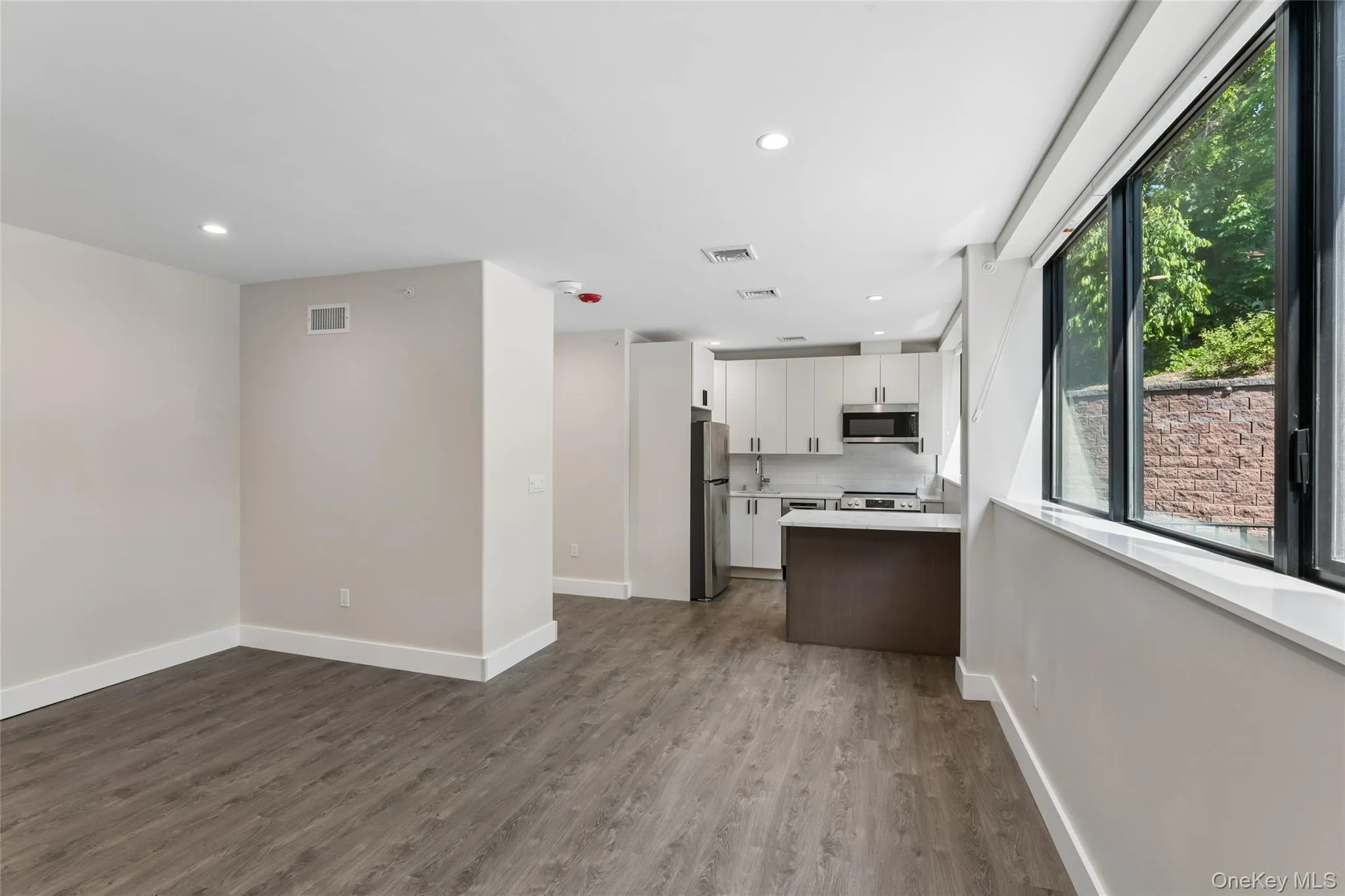 780 New York Avenue, Huntington, NY, 1 Bedroom Bedrooms, 5 Rooms Rooms,1 BathroomBathrooms,Residential Lease,For Rent,New York,0,1002511 780 New York Avenue, Huntington, NY, 1 Bedroom Bedrooms, 5 Rooms Rooms,1 BathroomBathrooms,Residential Lease,For Rent,New York,0,1002511