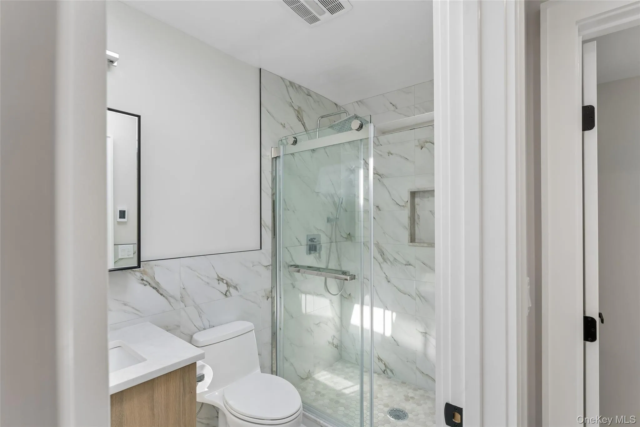 780 New York Avenue, Huntington, NY, 1 Bedroom Bedrooms, 5 Rooms Rooms,1 BathroomBathrooms,Residential Lease,For Rent,New York,0,1002511 780 New York Avenue, Huntington, NY, 1 Bedroom Bedrooms, 5 Rooms Rooms,1 BathroomBathrooms,Residential Lease,For Rent,New York,0,1002511