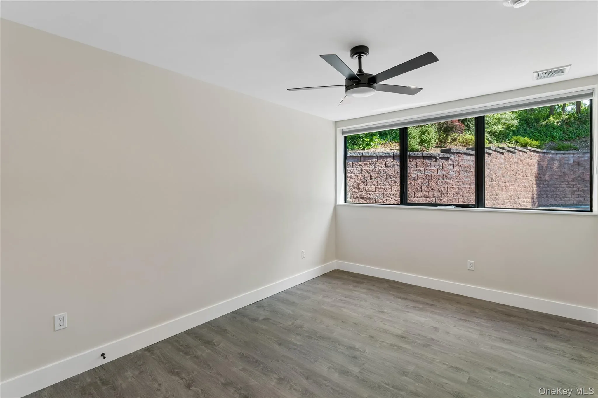 780 New York Avenue, Huntington, NY, 1 Bedroom Bedrooms, 5 Rooms Rooms,1 BathroomBathrooms,Residential Lease,For Rent,New York,0,1002511 780 New York Avenue, Huntington, NY, 1 Bedroom Bedrooms, 5 Rooms Rooms,1 BathroomBathrooms,Residential Lease,For Rent,New York,0,1002511