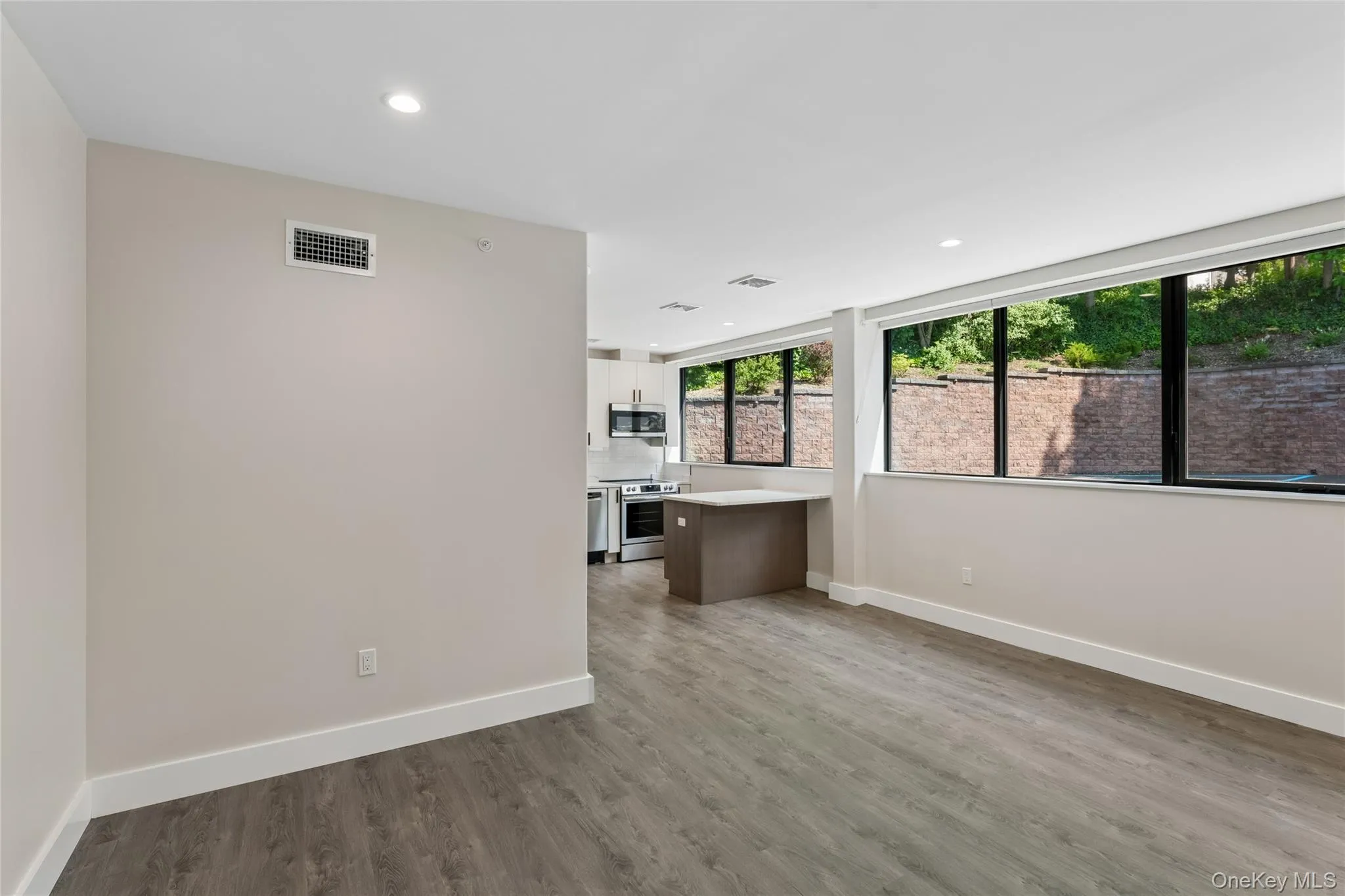 780 New York Avenue, Huntington, NY, 1 Bedroom Bedrooms, 5 Rooms Rooms,1 BathroomBathrooms,Residential Lease,For Rent,New York,0,1002511 780 New York Avenue, Huntington, NY, 1 Bedroom Bedrooms, 5 Rooms Rooms,1 BathroomBathrooms,Residential Lease,For Rent,New York,0,1002511