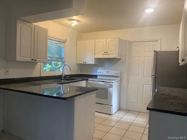 17 Skylark Lane, Brookhaven, NY, 4 Bedrooms Bedrooms, 9 Rooms Rooms,2 BathroomsBathrooms,Residential Lease,For Rent,Skylark,0,1002514 17 Skylark Lane, Brookhaven, NY, 4 Bedrooms Bedrooms, 9 Rooms Rooms,2 BathroomsBathrooms,Residential Lease,For Rent,Skylark,0,1002514