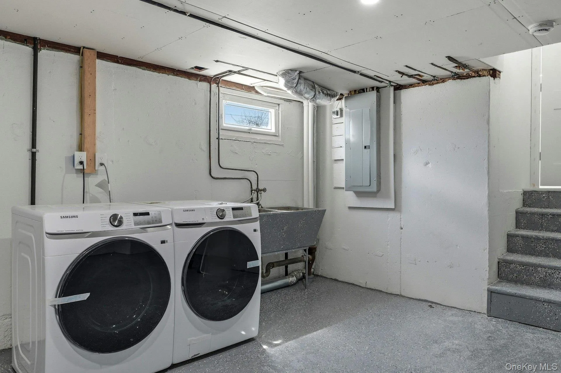 2040 Wellington Court, Hempstead, NY, 4 Bedrooms Bedrooms, 9 Rooms Rooms,3 BathroomsBathrooms,Residential Sale,For Rent,Wellington,0,1002517 2040 Wellington Court, Hempstead, NY, 4 Bedrooms Bedrooms, 9 Rooms Rooms,3 BathroomsBathrooms,Residential Sale,For Rent,Wellington,0,1002517