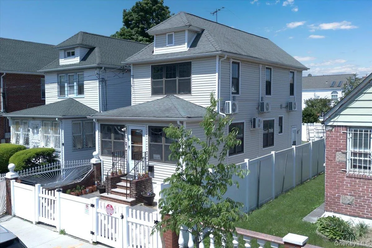 21825 104th Avenue, New York, NY, 3 Bedrooms Bedrooms, 7 Rooms Rooms,2 BathroomsBathrooms,Residential,For Rent,104th,0,1002525 21825 104th Avenue, New York, NY, 3 Bedrooms Bedrooms, 7 Rooms Rooms,2 BathroomsBathrooms,Residential,For Rent,104th,0,1002525