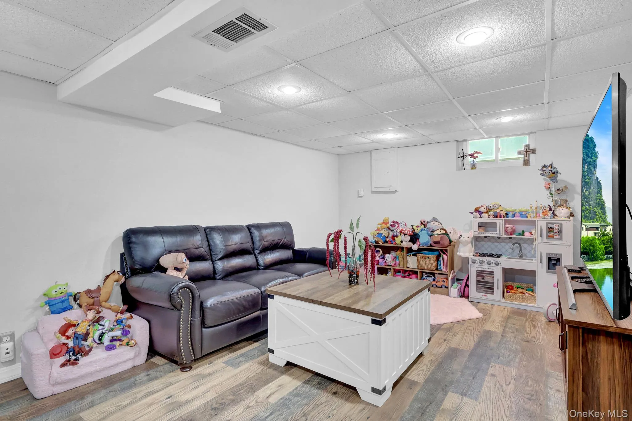 31 Locust Avenue, Babylon, NY, 4 Bedrooms Bedrooms, 7 Rooms Rooms,2 BathroomsBathrooms,Residential,For Rent,Locust,0,1002526 31 Locust Avenue, Babylon, NY, 4 Bedrooms Bedrooms, 7 Rooms Rooms,2 BathroomsBathrooms,Residential,For Rent,Locust,0,1002526