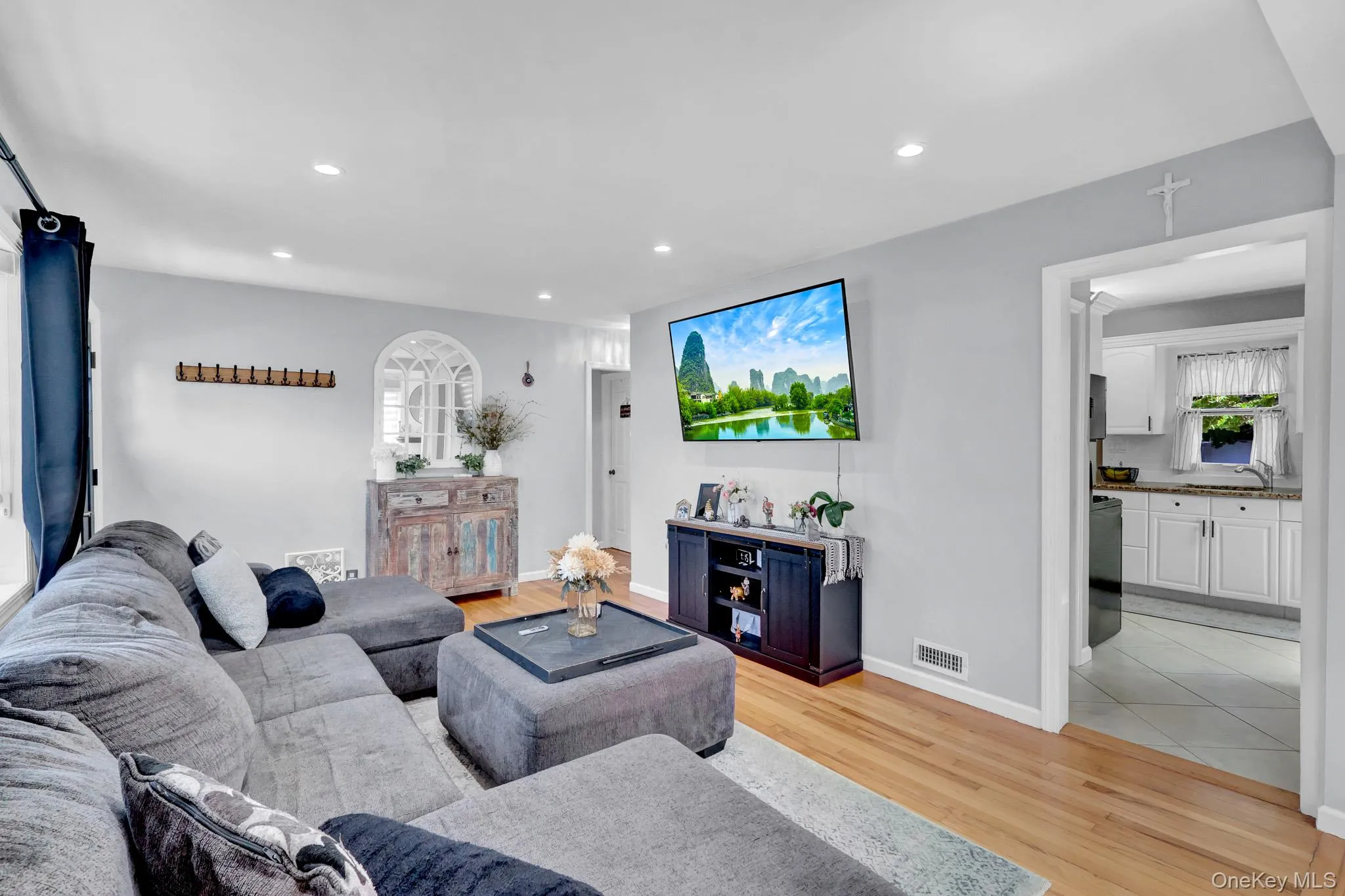 31 Locust Avenue, Babylon, NY, 4 Bedrooms Bedrooms, 7 Rooms Rooms,2 BathroomsBathrooms,Residential,For Rent,Locust,0,1002526 31 Locust Avenue, Babylon, NY, 4 Bedrooms Bedrooms, 7 Rooms Rooms,2 BathroomsBathrooms,Residential,For Rent,Locust,0,1002526