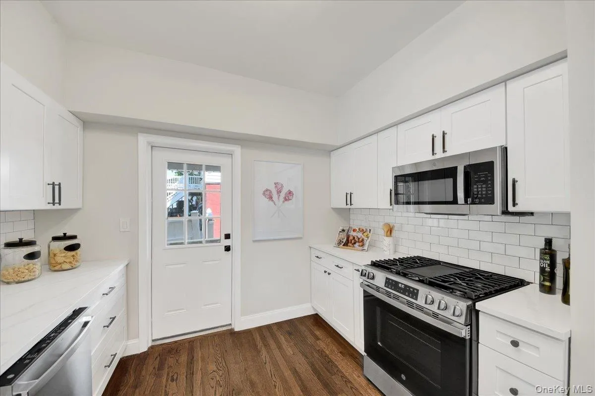 50 Forster Avenue, Mount Vernon, NY, 6 Bedrooms Bedrooms, 13 Rooms Rooms,3 BathroomsBathrooms,Residential Sale,For Rent,Forster,0,1002533 50 Forster Avenue, Mount Vernon, NY, 6 Bedrooms Bedrooms, 13 Rooms Rooms,3 BathroomsBathrooms,Residential Sale,For Rent,Forster,0,1002533