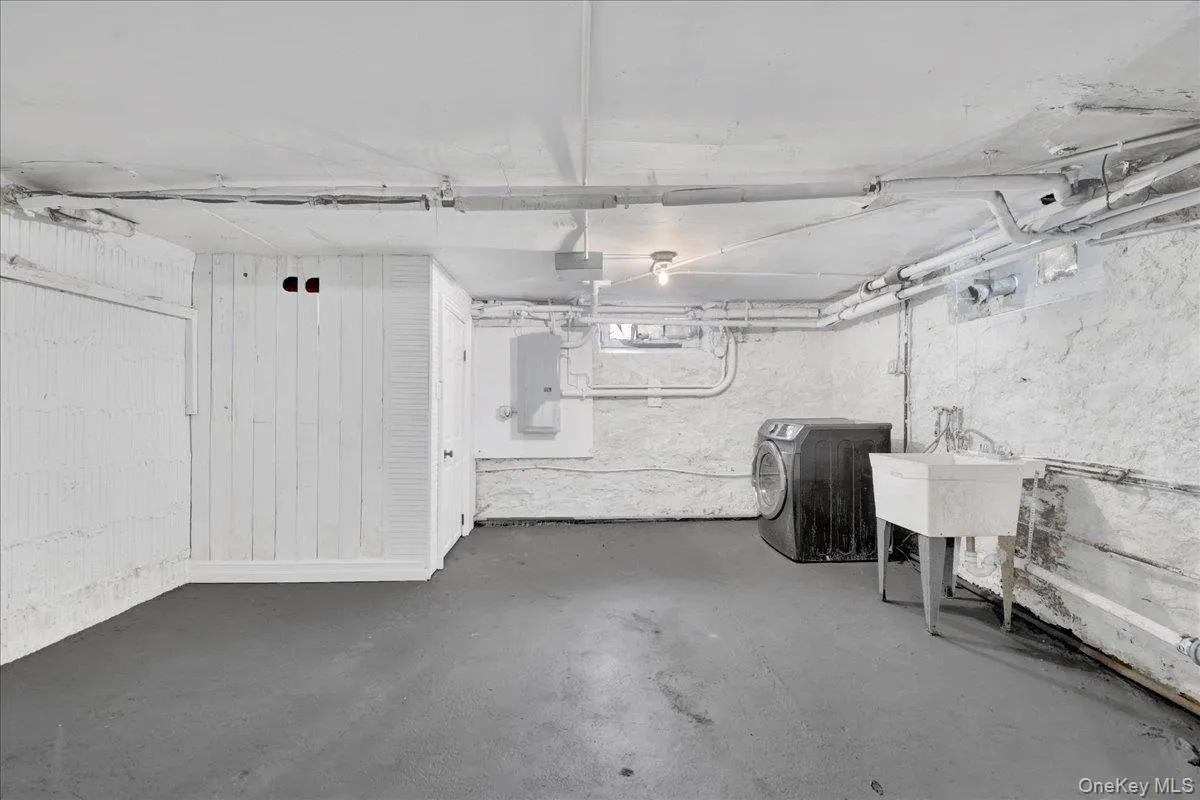 50 Forster Avenue, Mount Vernon, NY, 6 Bedrooms Bedrooms, 13 Rooms Rooms,3 BathroomsBathrooms,Residential Sale,For Rent,Forster,0,1002533 50 Forster Avenue, Mount Vernon, NY, 6 Bedrooms Bedrooms, 13 Rooms Rooms,3 BathroomsBathrooms,Residential Sale,For Rent,Forster,0,1002533