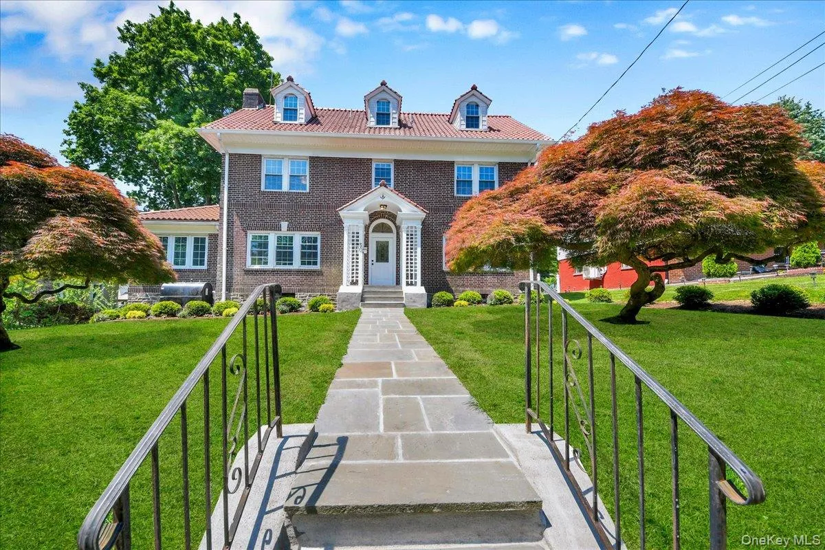 50 Forster Avenue, Mount Vernon, NY, 6 Bedrooms Bedrooms, 13 Rooms Rooms,3 BathroomsBathrooms,Residential Sale,For Rent,Forster,0,1002533 50 Forster Avenue, Mount Vernon, NY, 6 Bedrooms Bedrooms, 13 Rooms Rooms,3 BathroomsBathrooms,Residential Sale,For Rent,Forster,0,1002533
