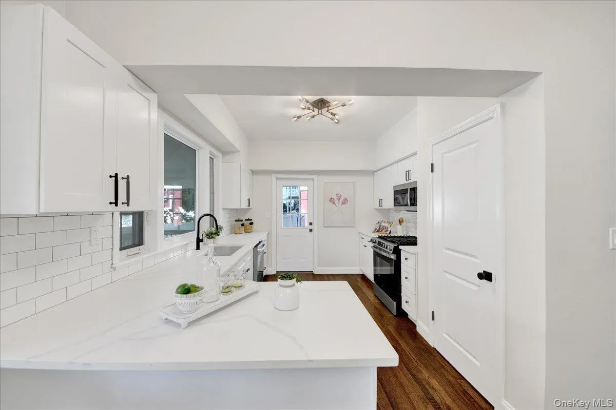 50 Forster Avenue, Mount Vernon, NY, 6 Bedrooms Bedrooms, 13 Rooms Rooms,3 BathroomsBathrooms,Residential Sale,For Rent,Forster,0,1002533 50 Forster Avenue, Mount Vernon, NY, 6 Bedrooms Bedrooms, 13 Rooms Rooms,3 BathroomsBathrooms,Residential Sale,For Rent,Forster,0,1002533