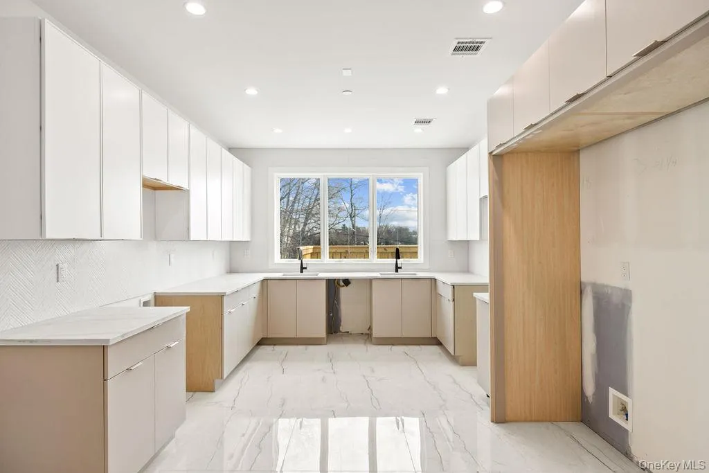 62 Blauvelt Road, Ramapo, NY, 5 Bedrooms Bedrooms, 12 Rooms Rooms,3 BathroomsBathrooms,Residential,For Rent,Blauvelt,0,1002534 62 Blauvelt Road, Ramapo, NY, 5 Bedrooms Bedrooms, 12 Rooms Rooms,3 BathroomsBathrooms,Residential,For Rent,Blauvelt,0,1002534