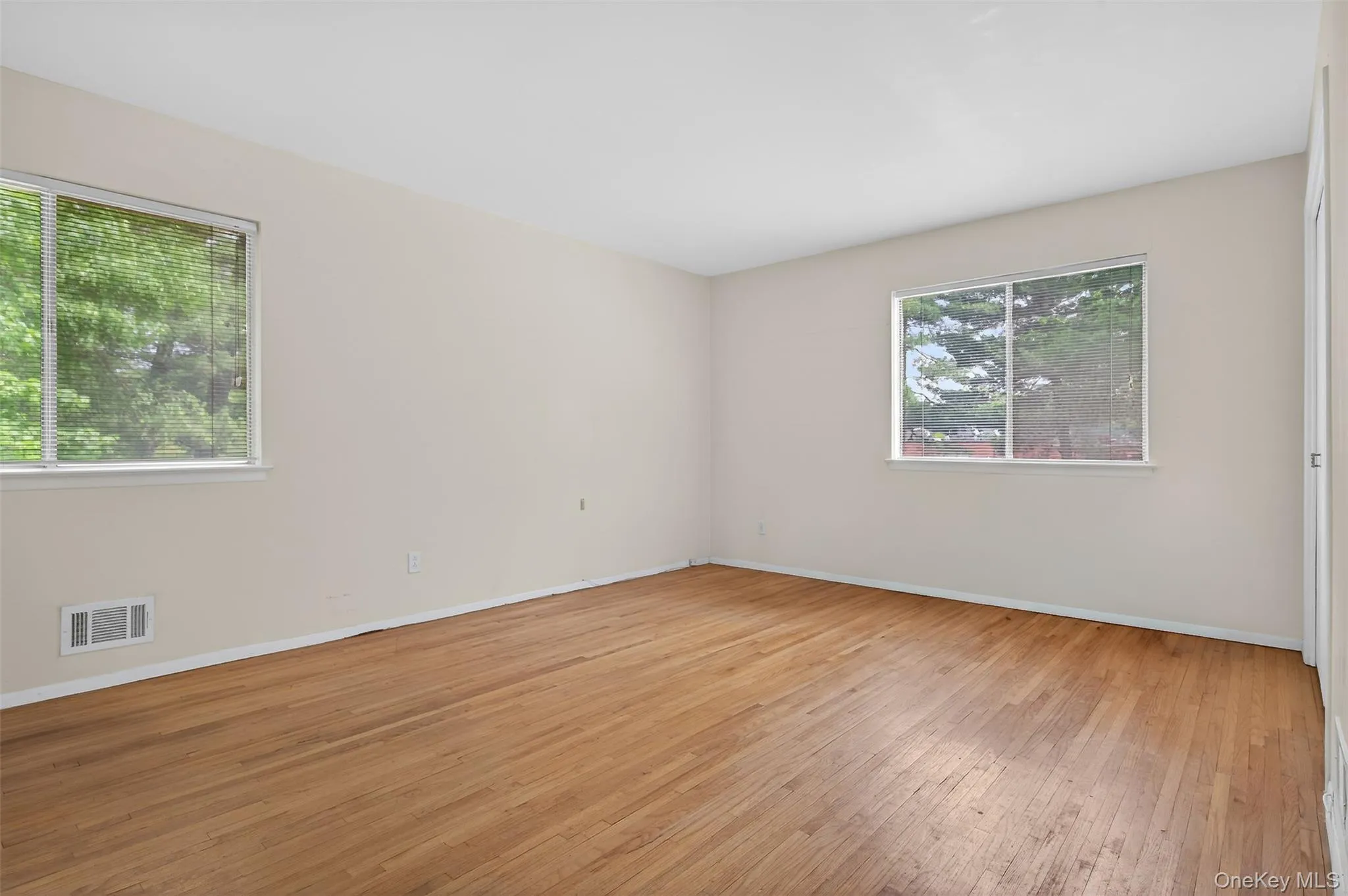 4 Brookdell Drive, Greenburgh, NY, 3 Bedrooms Bedrooms, 8 Rooms Rooms,2 BathroomsBathrooms,Residential,For Rent,Brookdell,0,1002540 4 Brookdell Drive, Greenburgh, NY, 3 Bedrooms Bedrooms, 8 Rooms Rooms,2 BathroomsBathrooms,Residential,For Rent,Brookdell,0,1002540