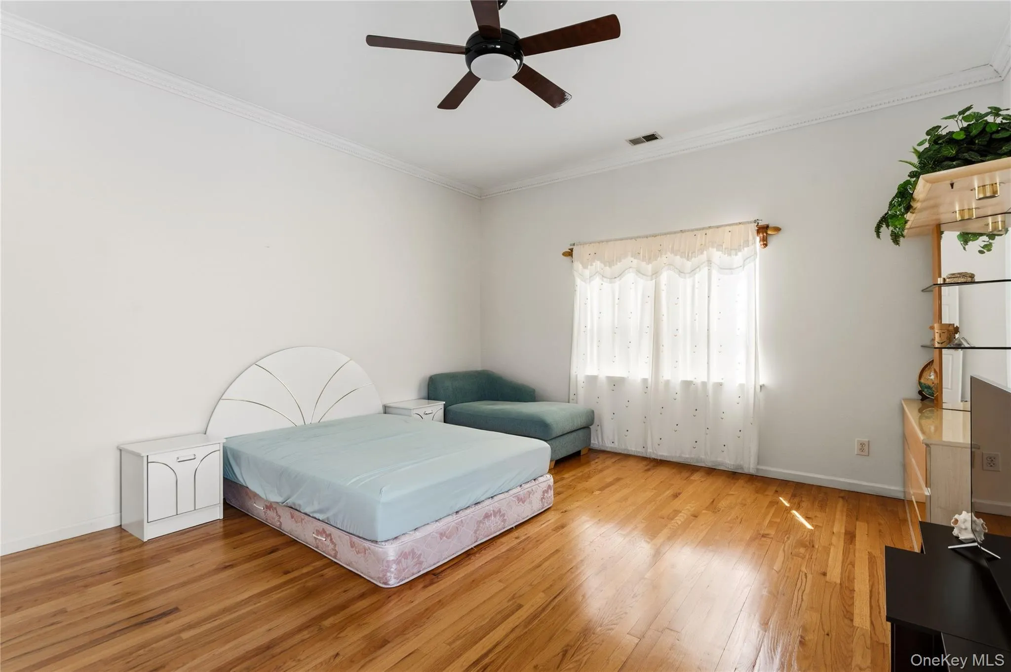 225 Barton Avenue, Huntington, NY, 4 Bedrooms Bedrooms, 9 Rooms Rooms,2 BathroomsBathrooms,Residential,For Rent,Barton,0,1002541 225 Barton Avenue, Huntington, NY, 4 Bedrooms Bedrooms, 9 Rooms Rooms,2 BathroomsBathrooms,Residential,For Rent,Barton,0,1002541