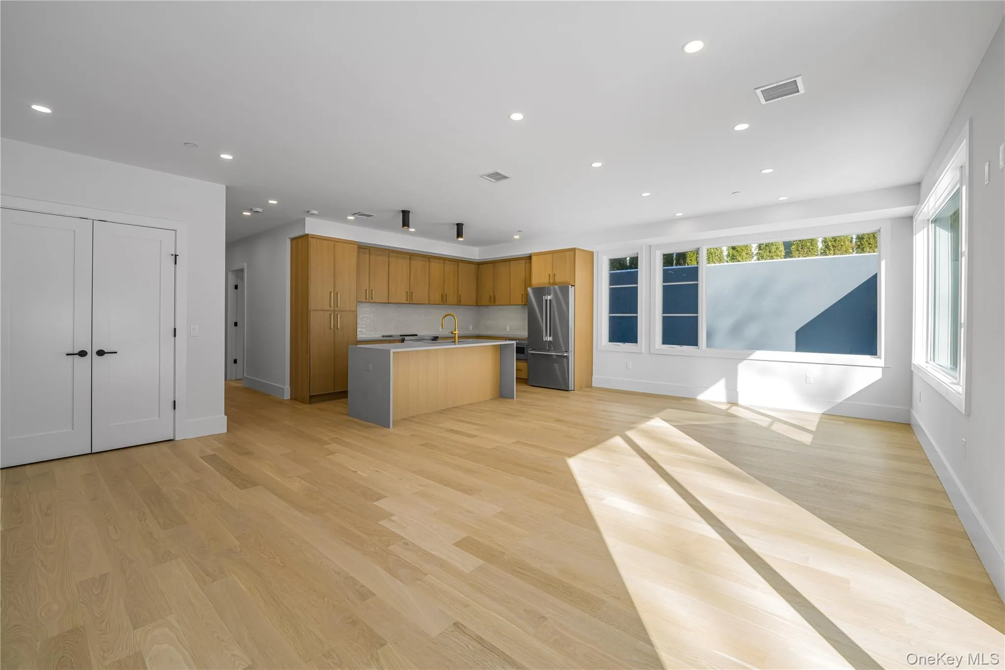 Alternate View - Open Concept w/ Living Room & Dining Area Alternate View - Open Concept w/ Living Room & Dining Area