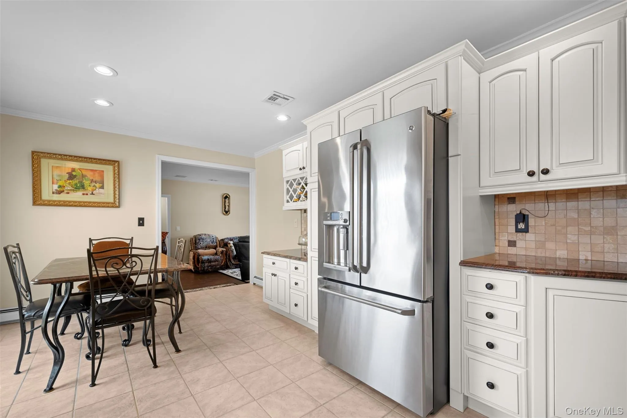 4 Vera Court, Brookhaven, NY, 5 Bedrooms Bedrooms, 8 Rooms Rooms,2 BathroomsBathrooms,Residential,For Rent,Vera,0,KEY1002550 4 Vera Court, Brookhaven, NY, 5 Bedrooms Bedrooms, 8 Rooms Rooms,2 BathroomsBathrooms,Residential,For Rent,Vera,0,KEY1002550