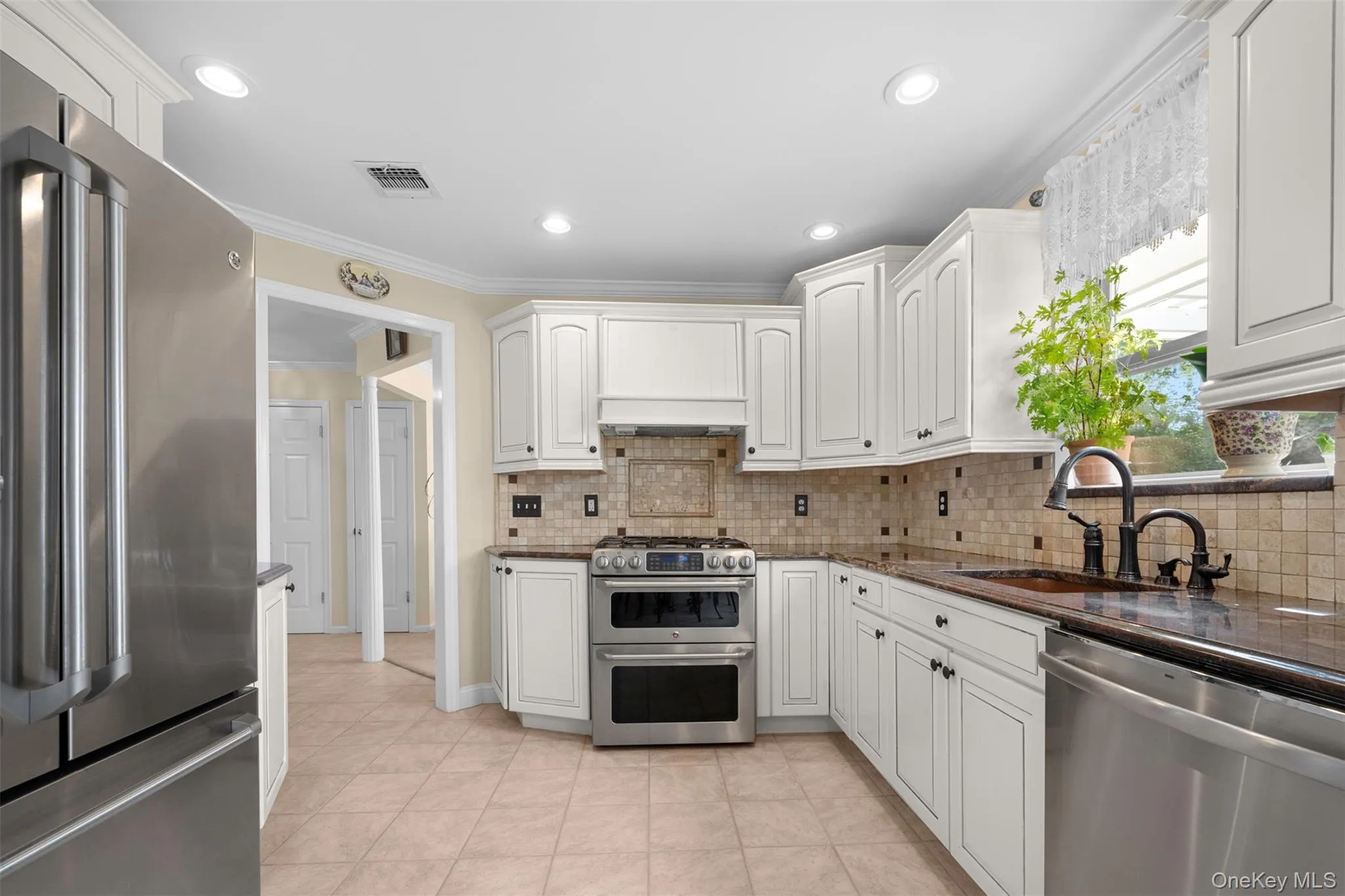 4 Vera Court, Brookhaven, NY, 5 Bedrooms Bedrooms, 8 Rooms Rooms,2 BathroomsBathrooms,Residential,For Rent,Vera,0,1002550 4 Vera Court, Brookhaven, NY, 5 Bedrooms Bedrooms, 8 Rooms Rooms,2 BathroomsBathrooms,Residential,For Rent,Vera,0,1002550