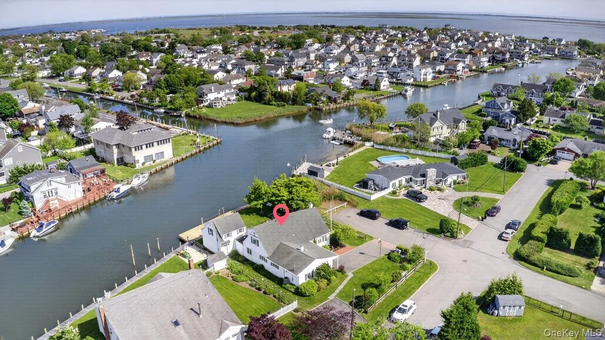 20 Bayview Lane, Babylon, NY, 5 Bedrooms Bedrooms, 10 Rooms Rooms,2 BathroomsBathrooms,Residential,For Rent,Bayview,0,1002552 20 Bayview Lane, Babylon, NY, 5 Bedrooms Bedrooms, 10 Rooms Rooms,2 BathroomsBathrooms,Residential,For Rent,Bayview,0,1002552