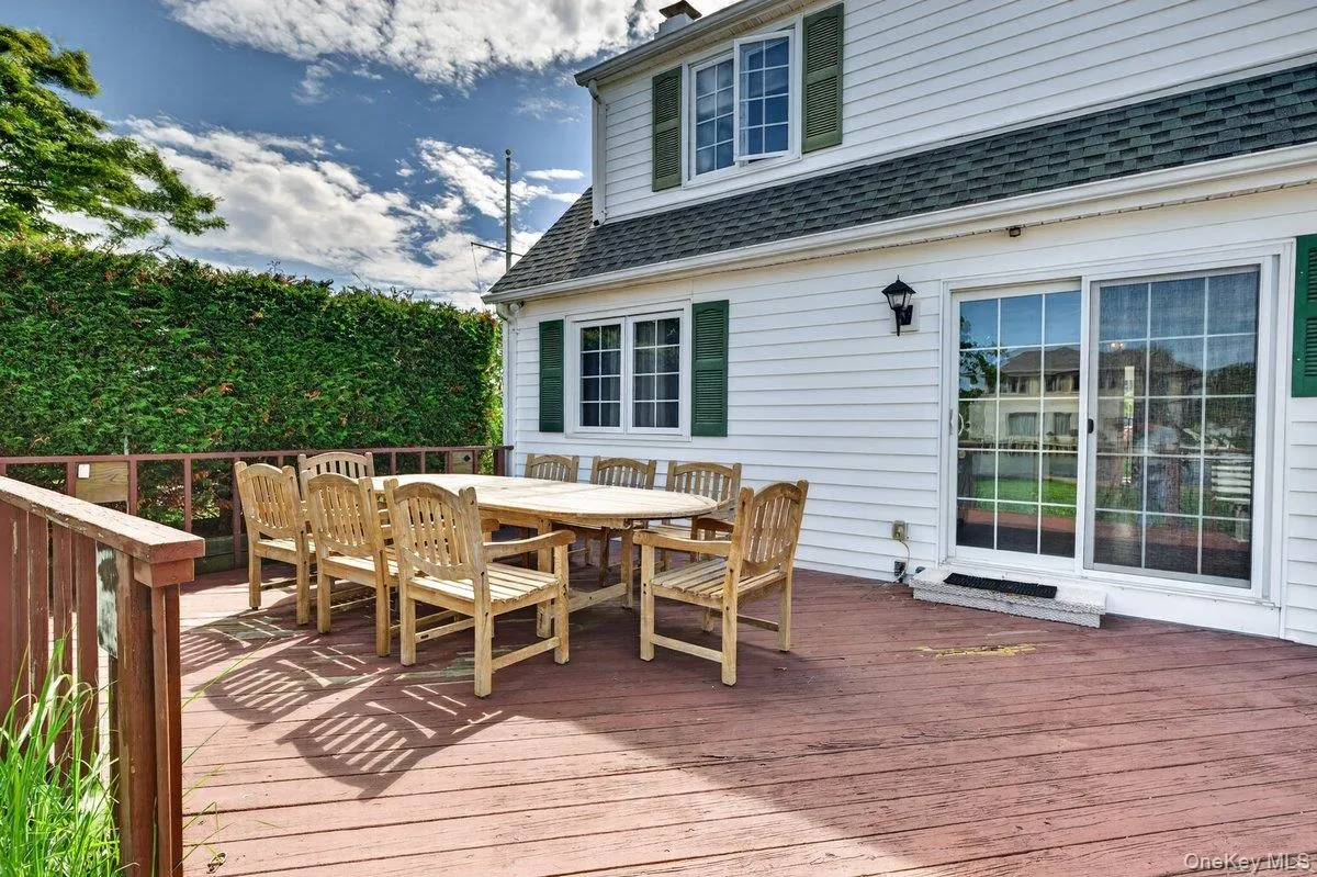 20 Bayview Lane, Babylon, NY, 5 Bedrooms Bedrooms, 10 Rooms Rooms,2 BathroomsBathrooms,Residential,For Rent,Bayview,0,1002552 20 Bayview Lane, Babylon, NY, 5 Bedrooms Bedrooms, 10 Rooms Rooms,2 BathroomsBathrooms,Residential,For Rent,Bayview,0,1002552