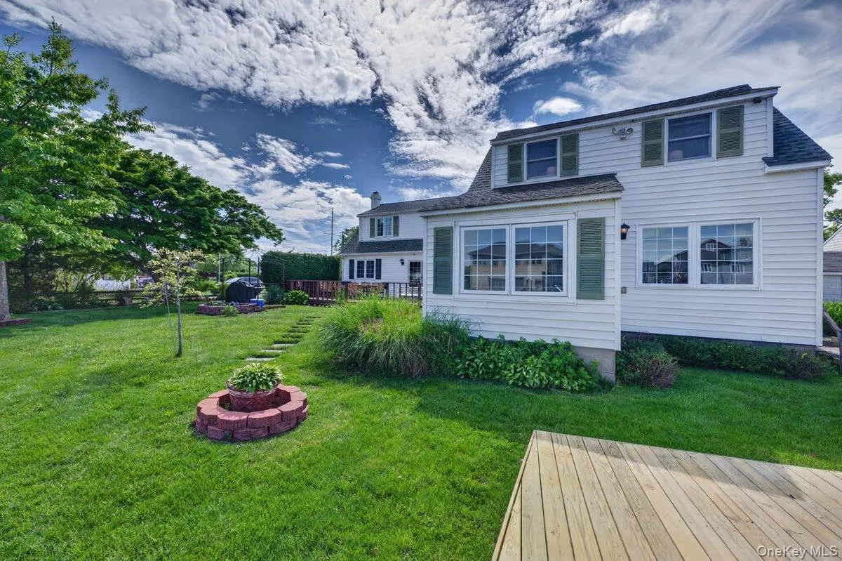20 Bayview Lane, Babylon, NY, 5 Bedrooms Bedrooms, 10 Rooms Rooms,2 BathroomsBathrooms,Residential,For Rent,Bayview,0,1002552 20 Bayview Lane, Babylon, NY, 5 Bedrooms Bedrooms, 10 Rooms Rooms,2 BathroomsBathrooms,Residential,For Rent,Bayview,0,1002552