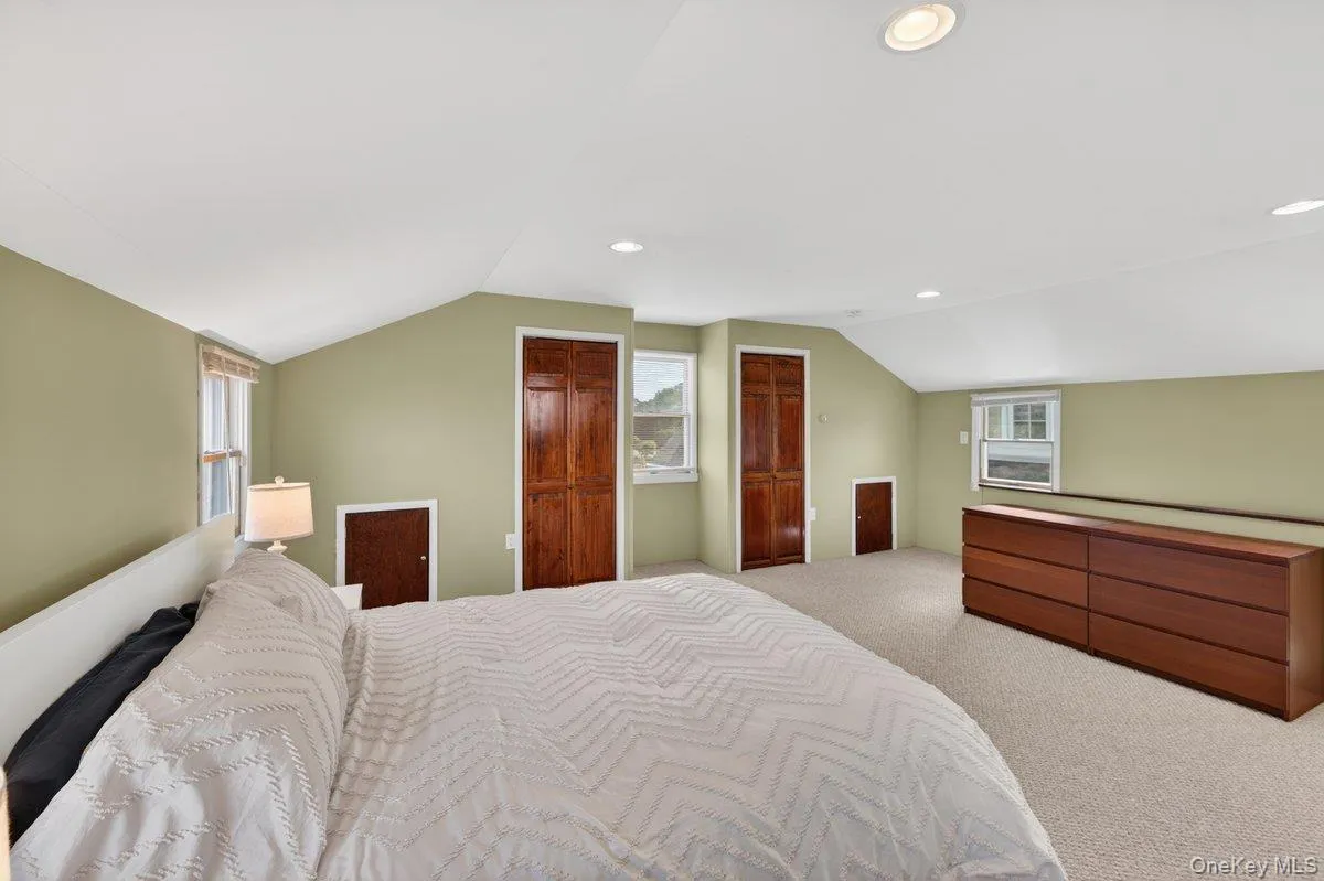 20 Bayview Lane, Babylon, NY, 5 Bedrooms Bedrooms, 10 Rooms Rooms,2 BathroomsBathrooms,Residential,For Rent,Bayview,0,1002552 20 Bayview Lane, Babylon, NY, 5 Bedrooms Bedrooms, 10 Rooms Rooms,2 BathroomsBathrooms,Residential,For Rent,Bayview,0,1002552