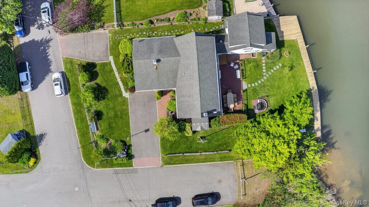 20 Bayview Lane, Babylon, NY, 5 Bedrooms Bedrooms, 10 Rooms Rooms,2 BathroomsBathrooms,Residential,For Rent,Bayview,0,1002552 20 Bayview Lane, Babylon, NY, 5 Bedrooms Bedrooms, 10 Rooms Rooms,2 BathroomsBathrooms,Residential,For Rent,Bayview,0,1002552