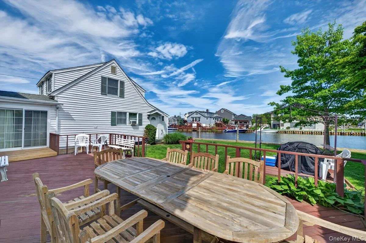 20 Bayview Lane, Babylon, NY, 5 Bedrooms Bedrooms, 10 Rooms Rooms,2 BathroomsBathrooms,Residential,For Rent,Bayview,0,1002552 20 Bayview Lane, Babylon, NY, 5 Bedrooms Bedrooms, 10 Rooms Rooms,2 BathroomsBathrooms,Residential,For Rent,Bayview,0,1002552