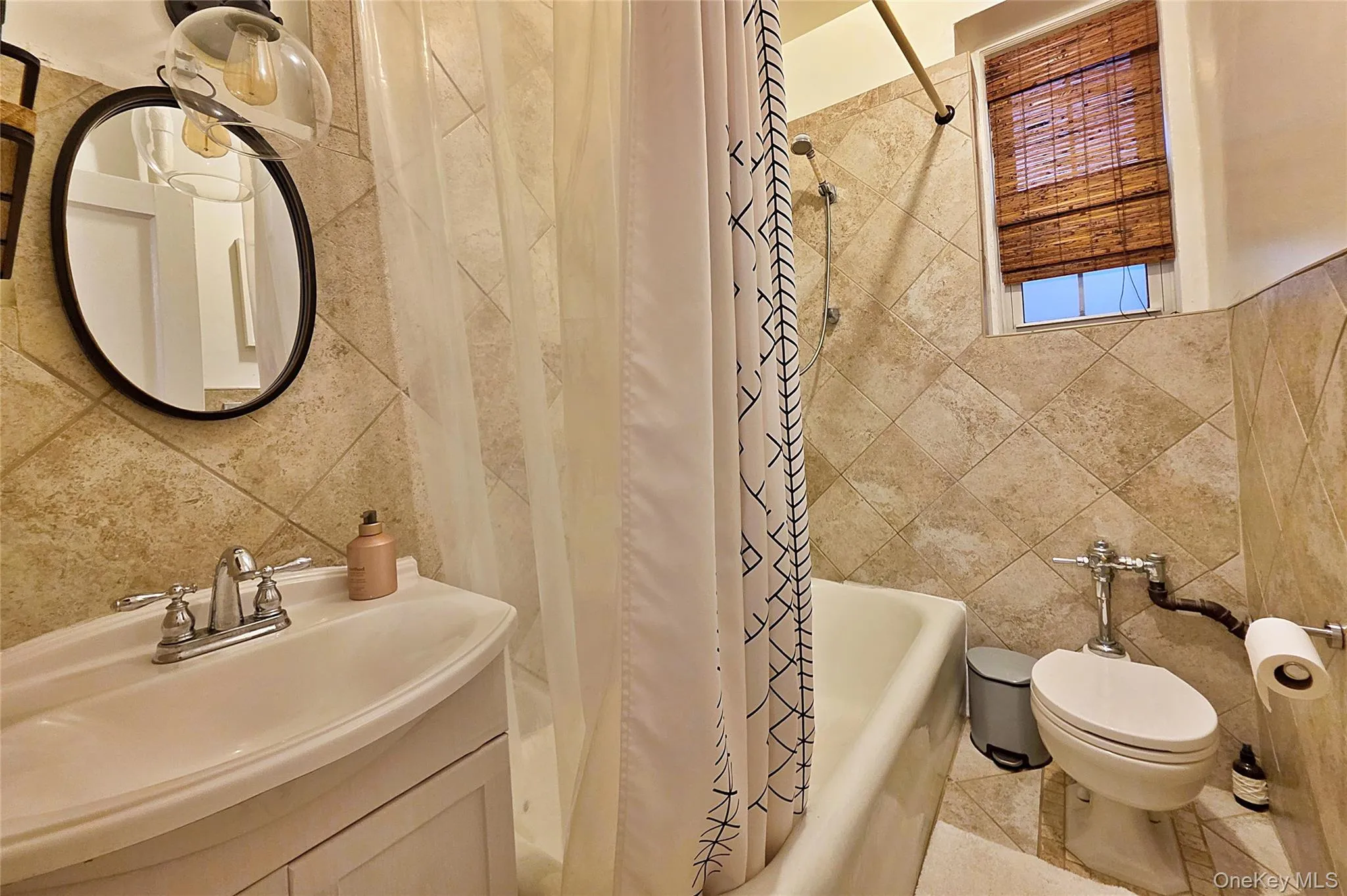 4 Maple Drive, North Hempstead, NY, 1 Bedroom Bedrooms, 3 Rooms Rooms,1 BathroomBathrooms,Residential,For Rent,Maple,0,1002571 4 Maple Drive, North Hempstead, NY, 1 Bedroom Bedrooms, 3 Rooms Rooms,1 BathroomBathrooms,Residential,For Rent,Maple,0,1002571