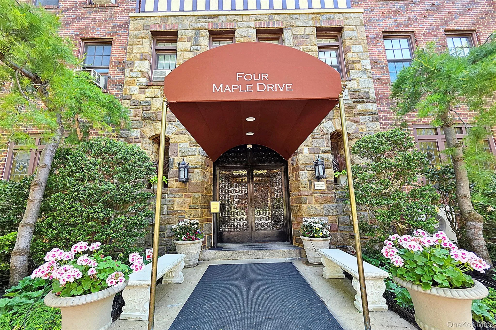 4 Maple Drive, North Hempstead, NY, 1 Bedroom Bedrooms, 3 Rooms Rooms,1 BathroomBathrooms,Residential,For Rent,Maple,0,1002571 4 Maple Drive, North Hempstead, NY, 1 Bedroom Bedrooms, 3 Rooms Rooms,1 BathroomBathrooms,Residential,For Rent,Maple,0,1002571