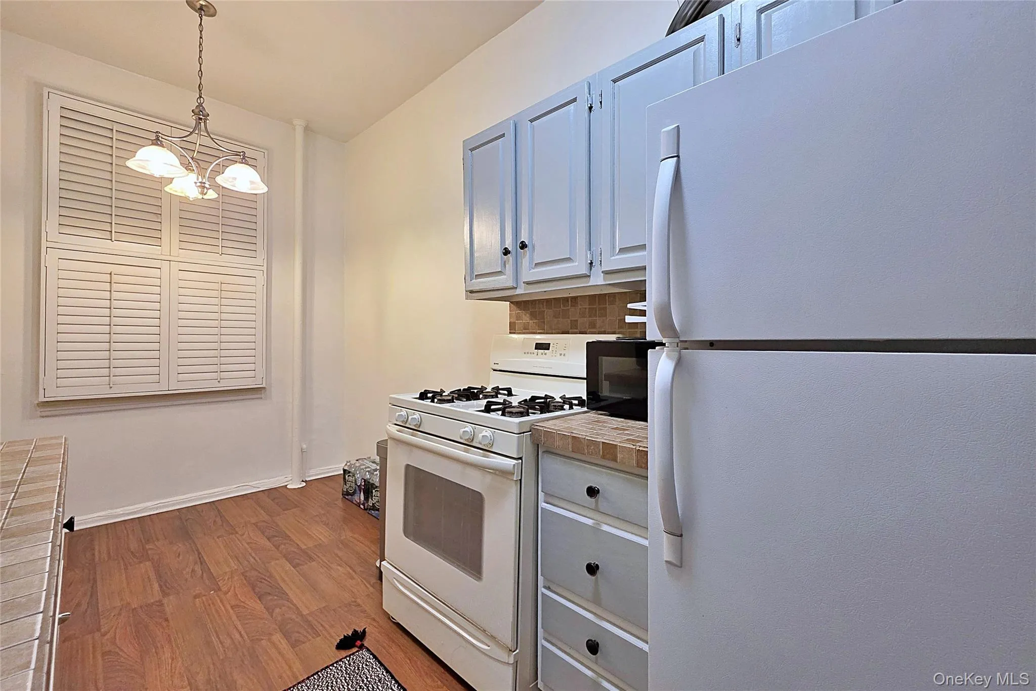 4 Maple Drive, North Hempstead, NY, 1 Bedroom Bedrooms, 3 Rooms Rooms,1 BathroomBathrooms,Residential,For Rent,Maple,0,1002571 4 Maple Drive, North Hempstead, NY, 1 Bedroom Bedrooms, 3 Rooms Rooms,1 BathroomBathrooms,Residential,For Rent,Maple,0,1002571