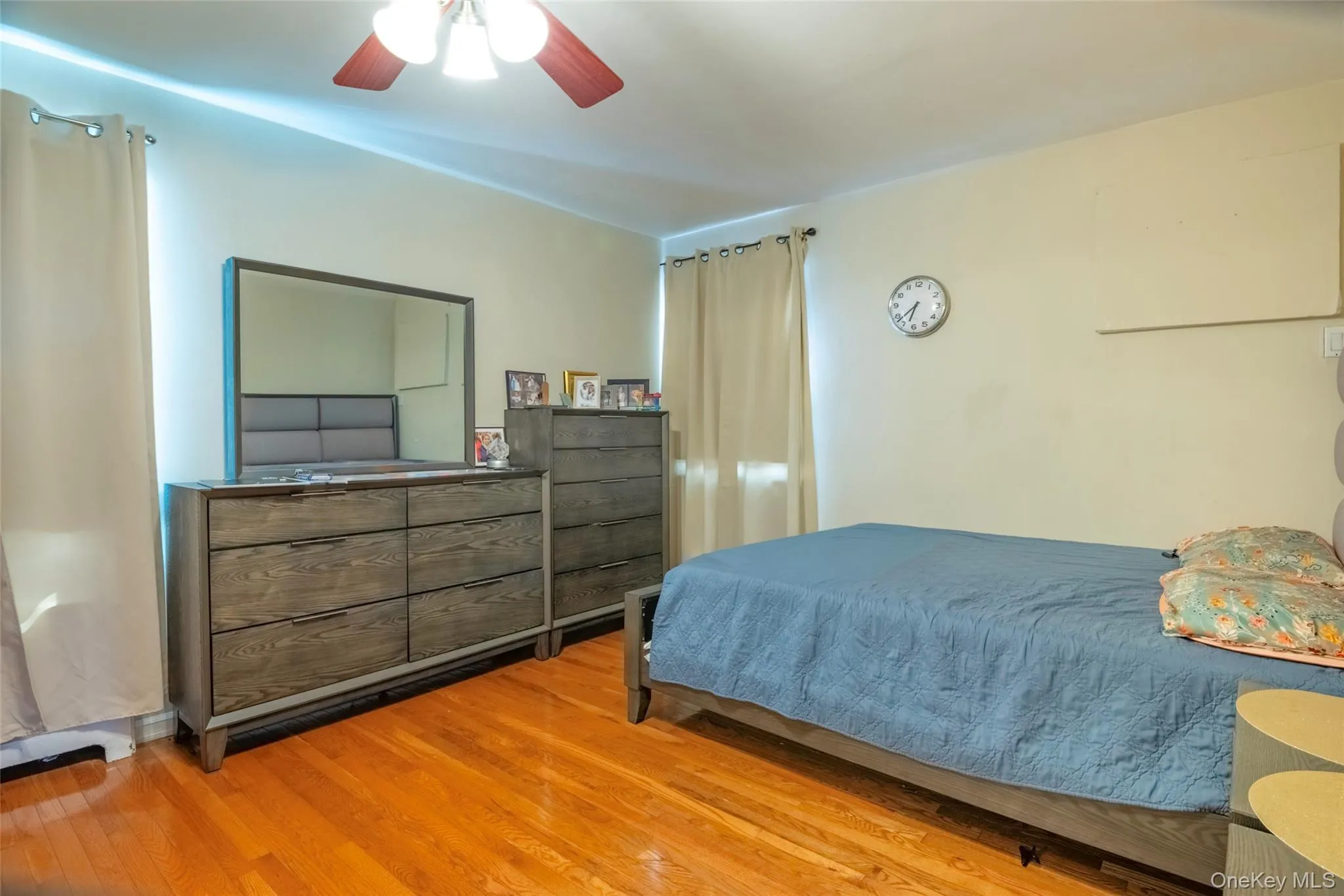 150-07 Reeves Avenue, New York, NY, 3 Bedrooms Bedrooms, 8 Rooms Rooms,3 BathroomsBathrooms,Residential,For Rent,Reeves,0,1002572 150-07 Reeves Avenue, New York, NY, 3 Bedrooms Bedrooms, 8 Rooms Rooms,3 BathroomsBathrooms,Residential,For Rent,Reeves,0,1002572