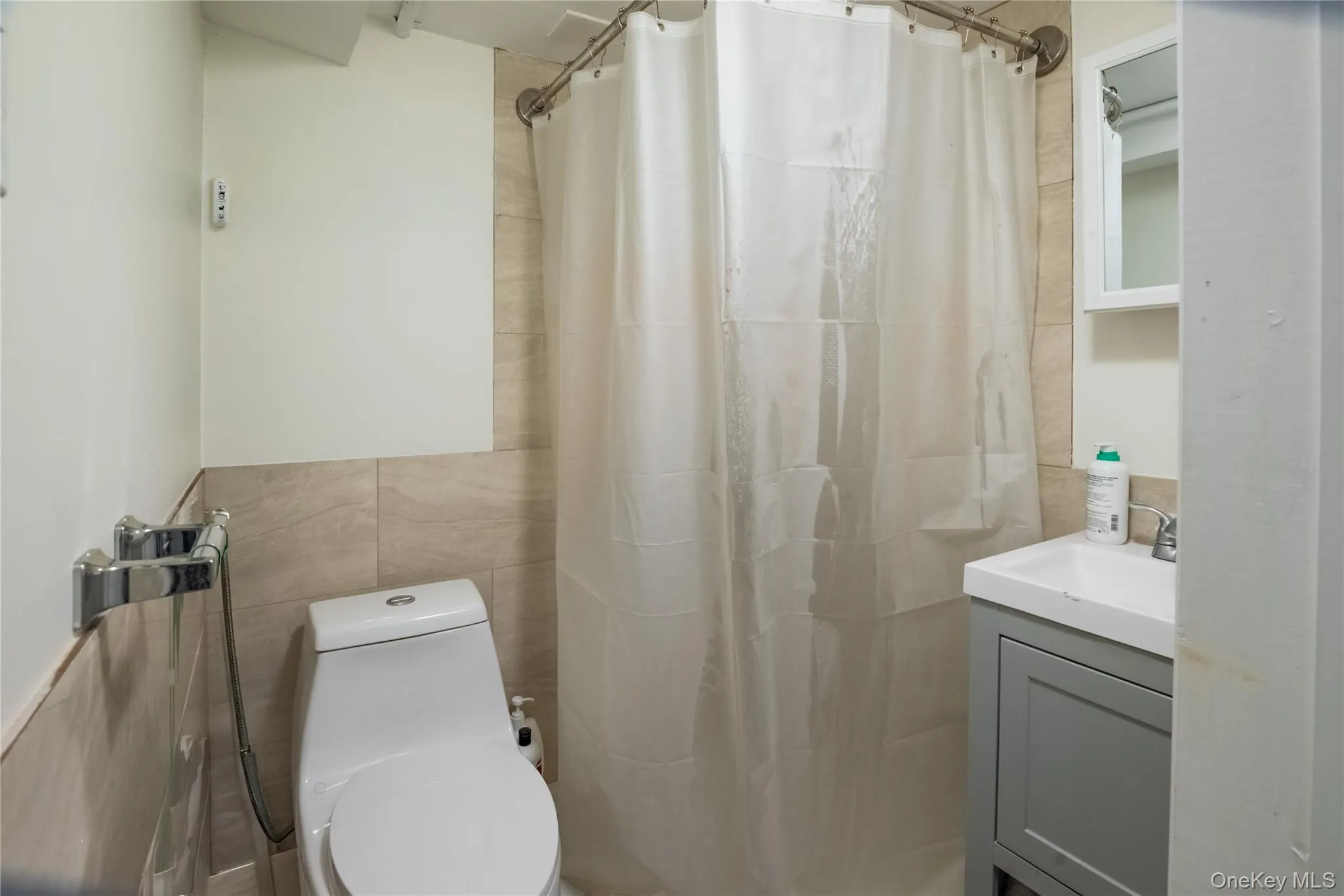 150-07 Reeves Avenue, New York, NY, 3 Bedrooms Bedrooms, 8 Rooms Rooms,3 BathroomsBathrooms,Residential,For Rent,Reeves,0,1002572 150-07 Reeves Avenue, New York, NY, 3 Bedrooms Bedrooms, 8 Rooms Rooms,3 BathroomsBathrooms,Residential,For Rent,Reeves,0,1002572