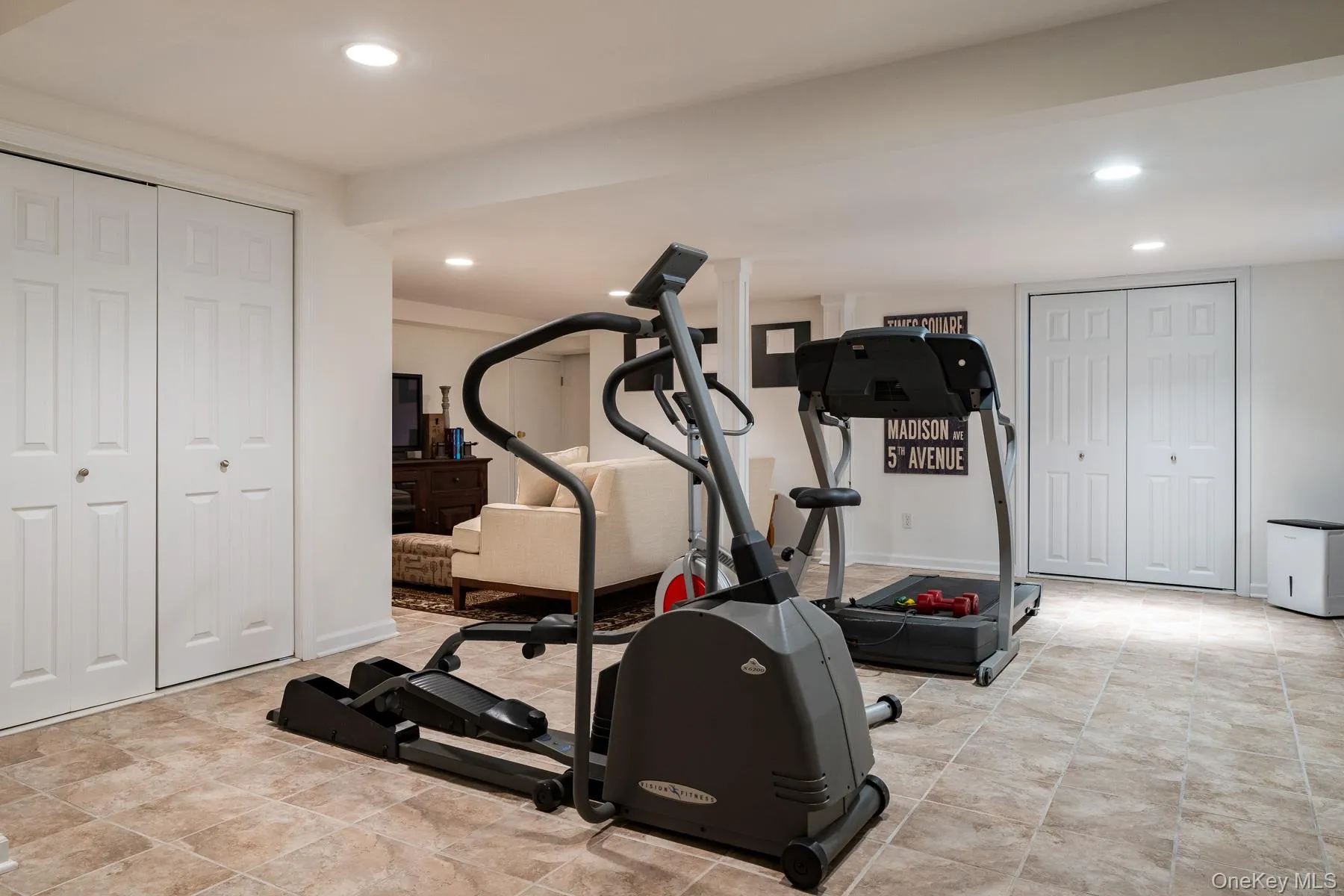 5 Willow Run Road, Greenwich, CT, 5 Bedrooms Bedrooms, 12 Rooms Rooms,4 BathroomsBathrooms,Residential,For Rent,Willow Run,0,KEY1002573 5 Willow Run Road, Greenwich, CT, 5 Bedrooms Bedrooms, 12 Rooms Rooms,4 BathroomsBathrooms,Residential,For Rent,Willow Run,0,KEY1002573